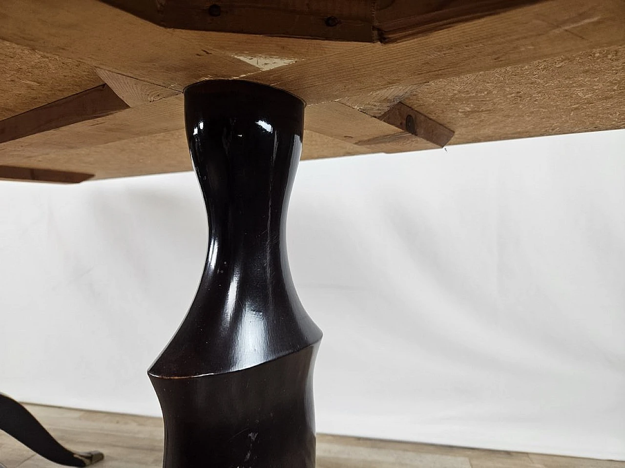 Tavolo da pranzo Mid-Century con ripiano in vetro verde, anni '50 21