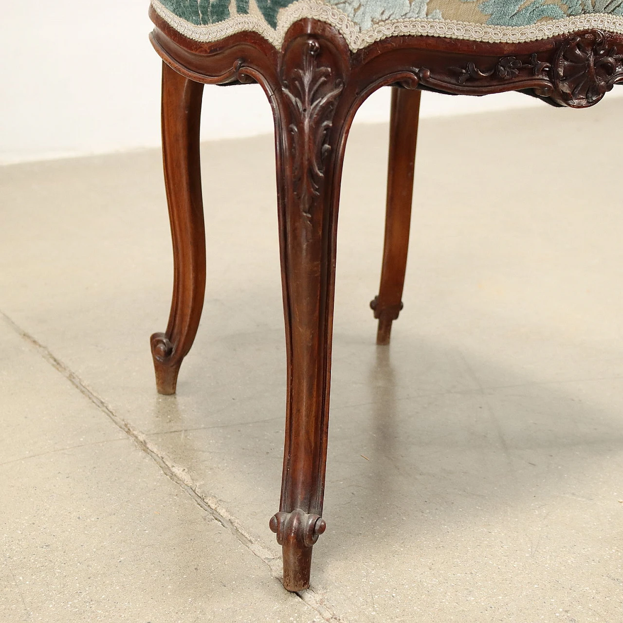 4 Rococo style mahogany chairs, early 20th century 5