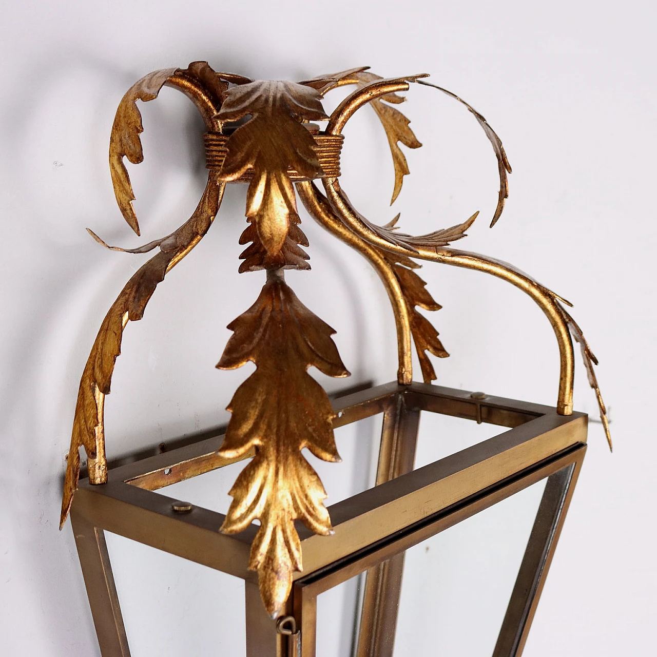 Pair of brass & iron wall lights with floral motifs 6
