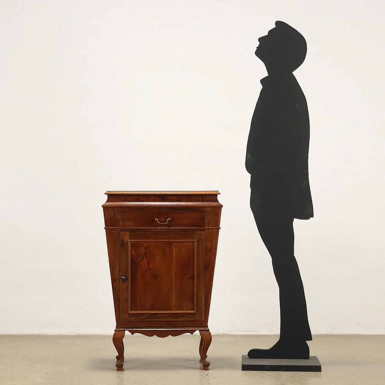 Urn bedside table with opening glass top 2