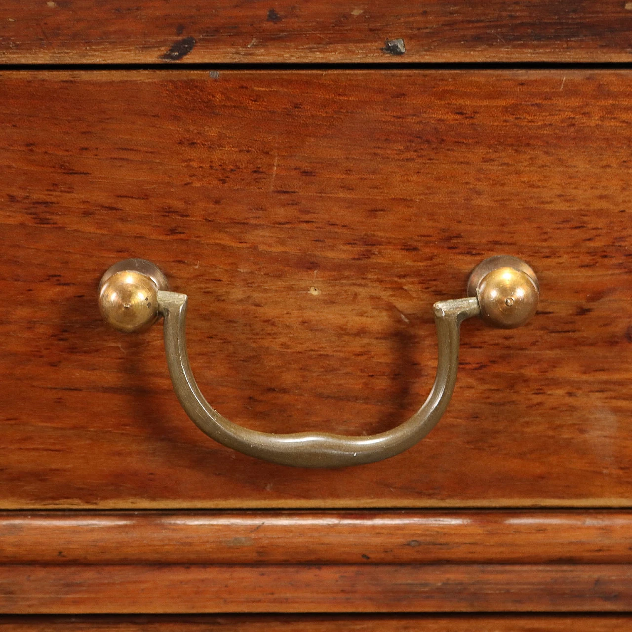 Urn bedside table with opening glass top 6