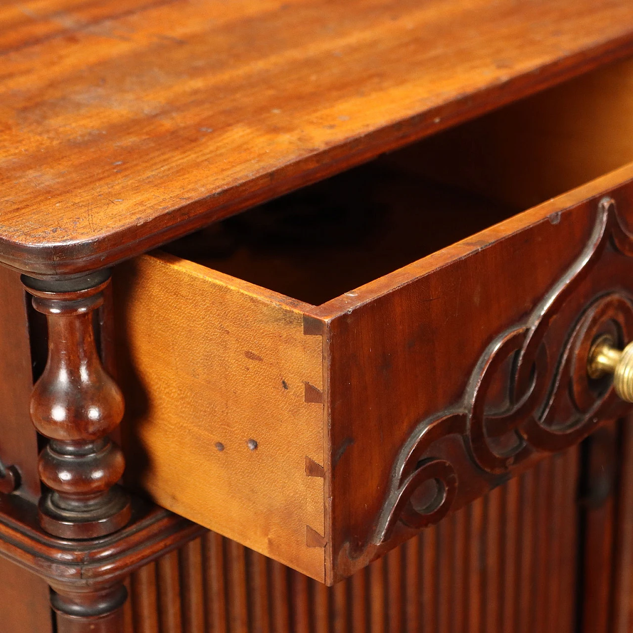 Neo-Gothic mahogany library ladder, late 19th century 4