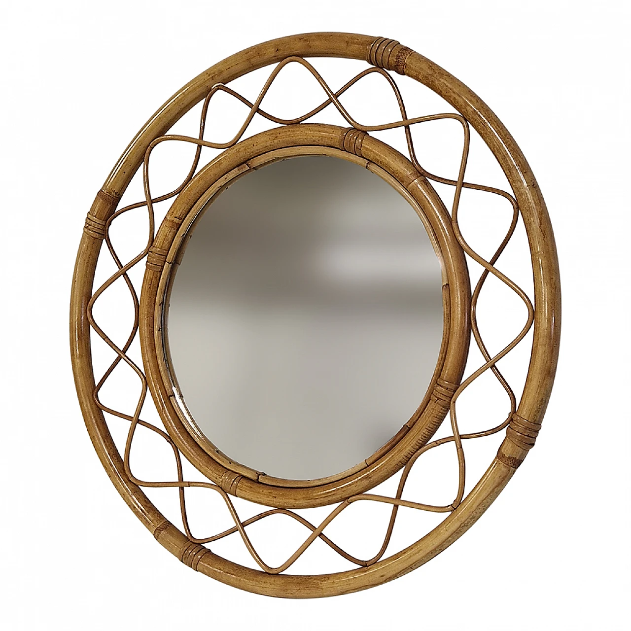 Specchio da parete circolare in rattan 3