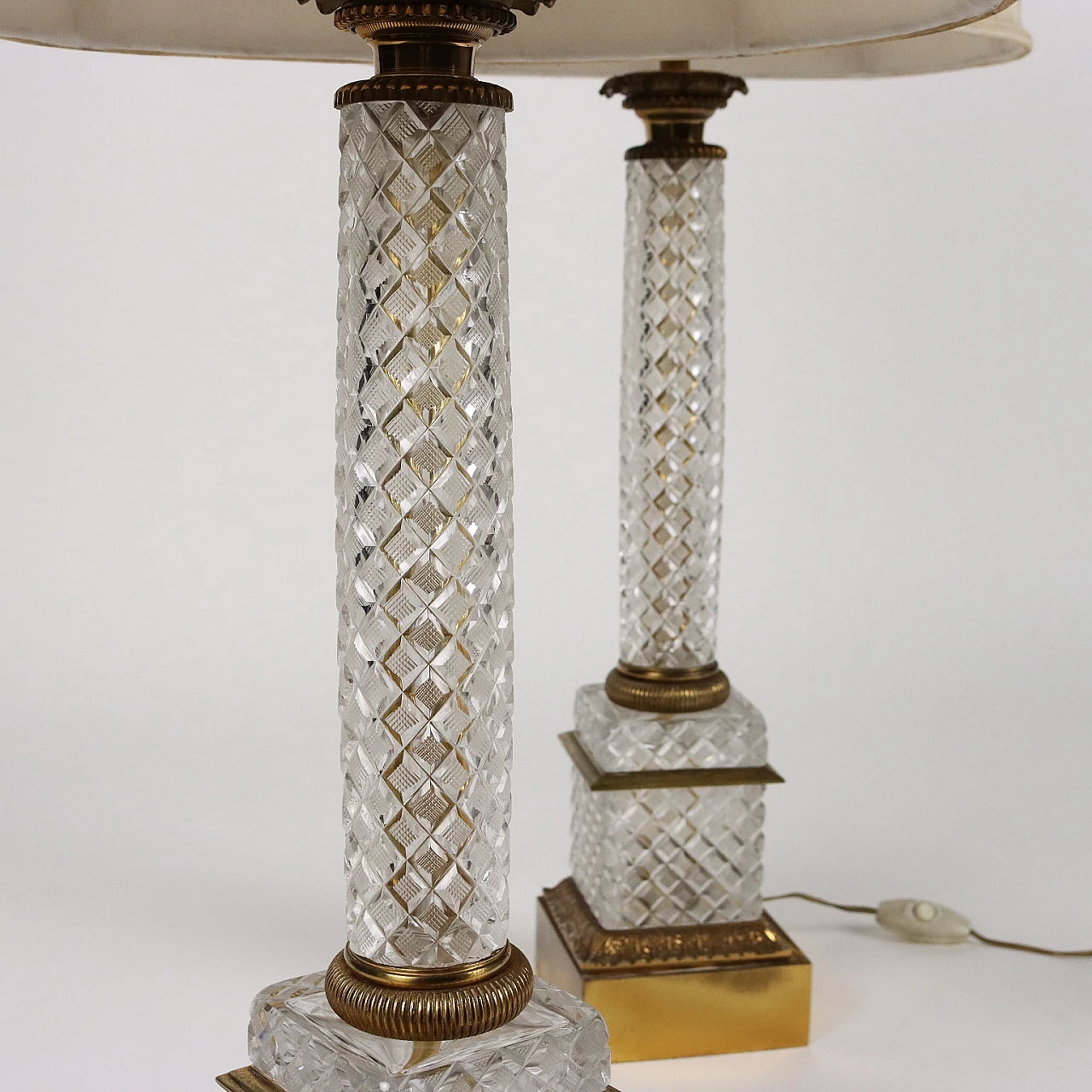 Pair of beveled crystal and bronze lamps with fabric shades 3