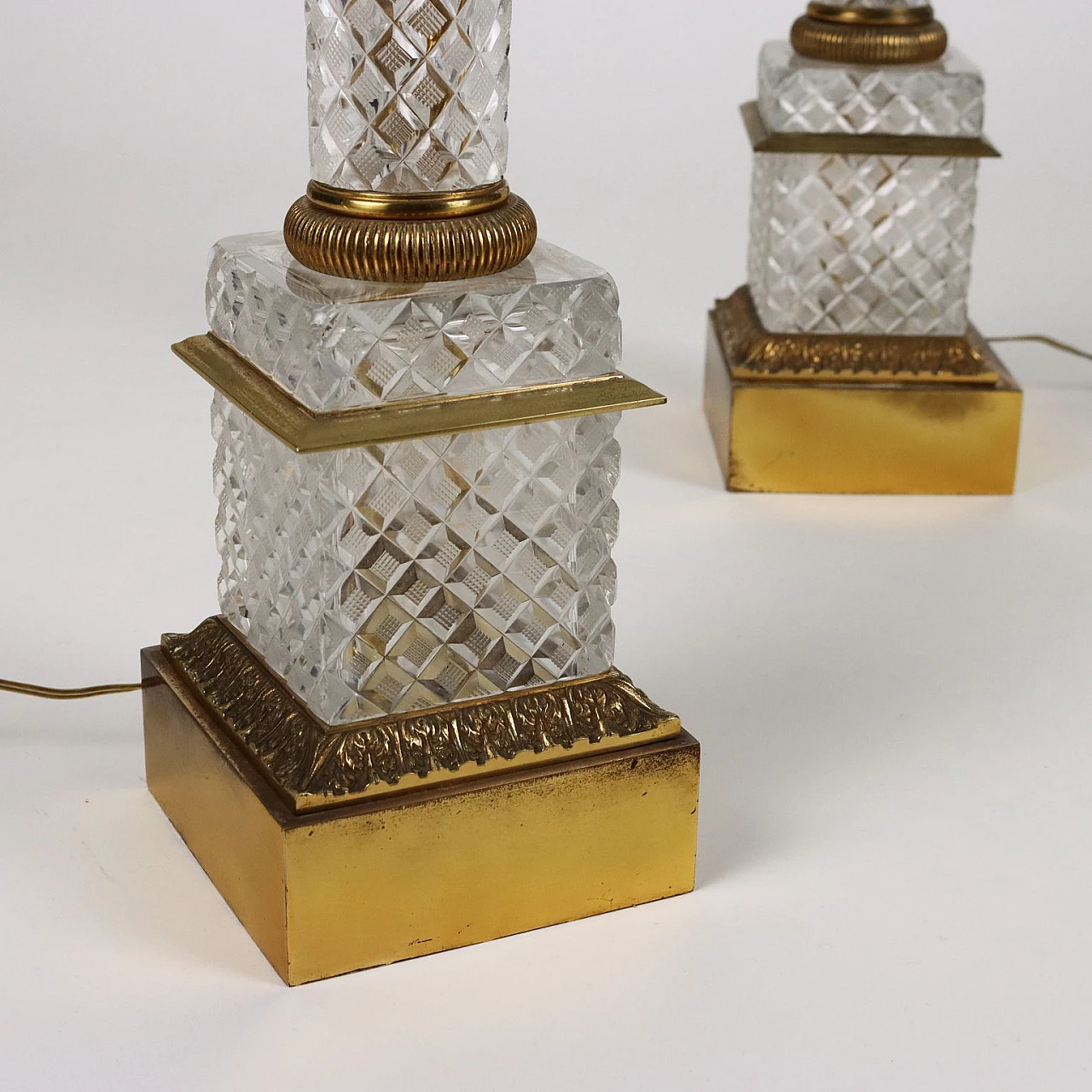 Pair of beveled crystal and bronze lamps with fabric shades 6