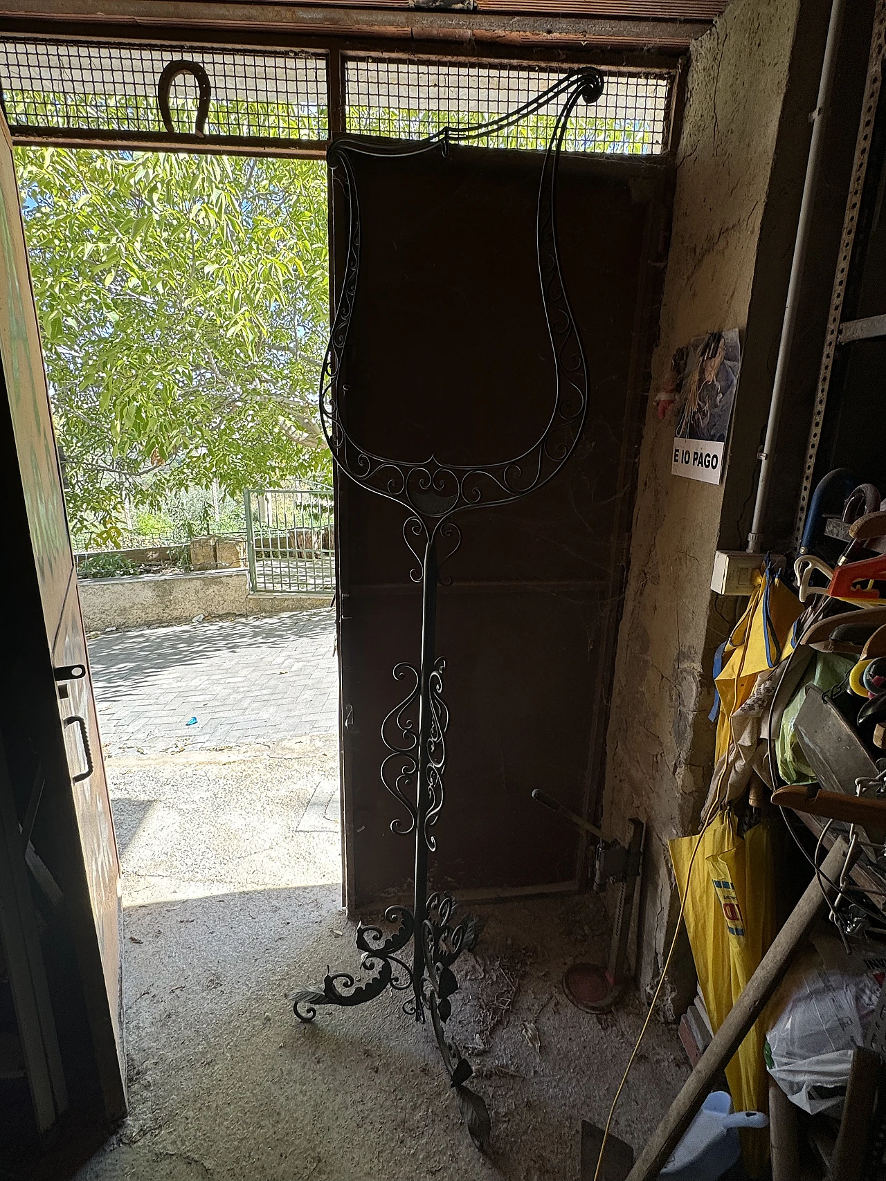 Hand-wrought iron cage holder, 1970s 1