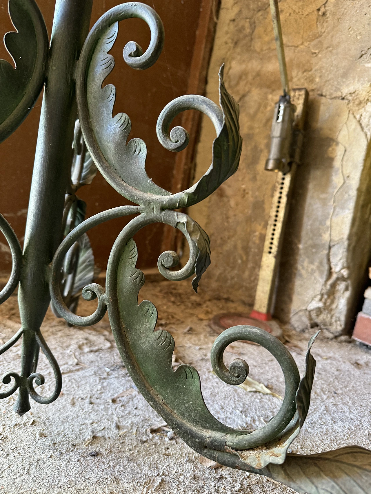 Hand-wrought iron cage holder, 1970s 7