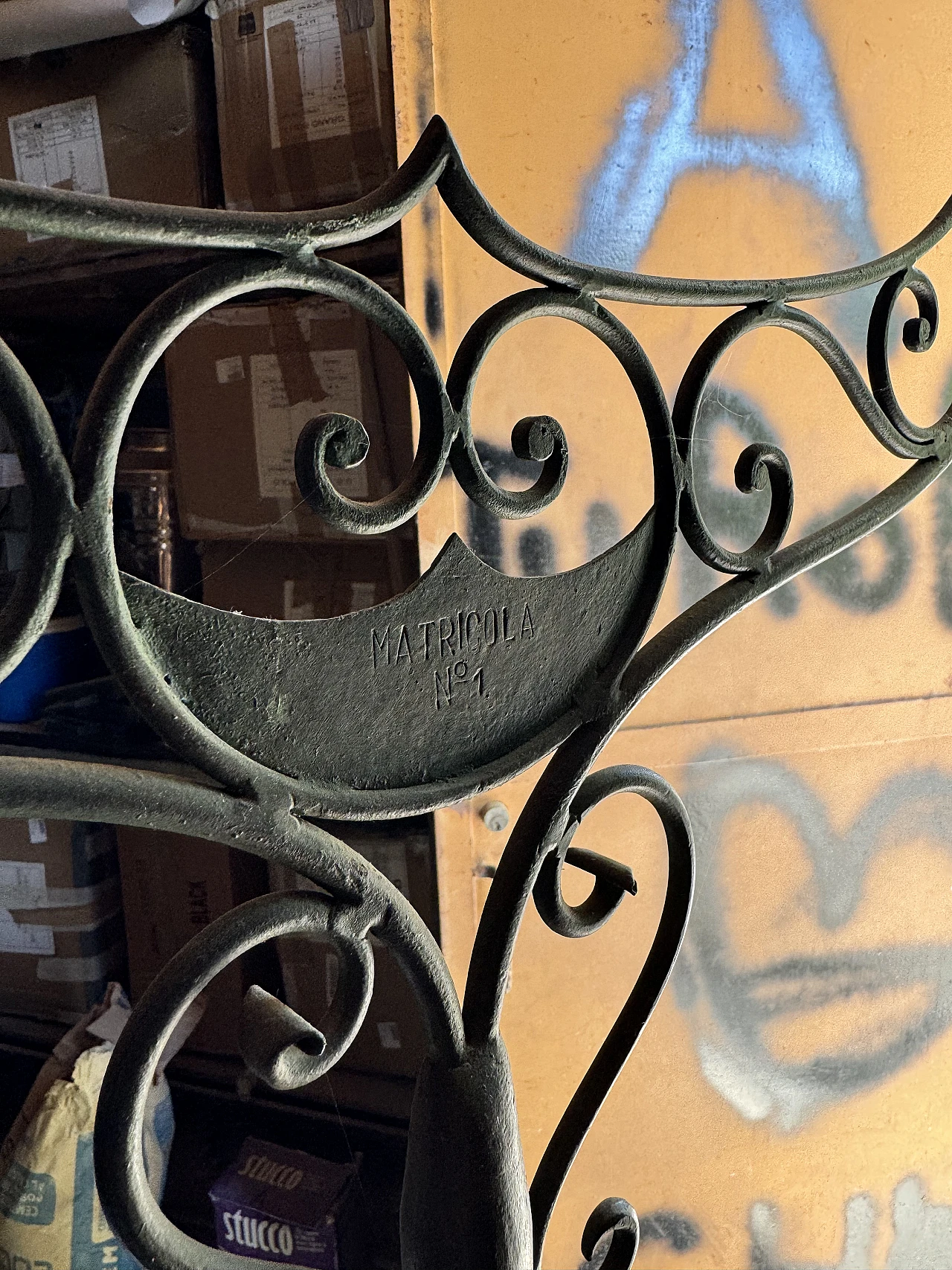 Hand-wrought iron cage holder, 1970s 8