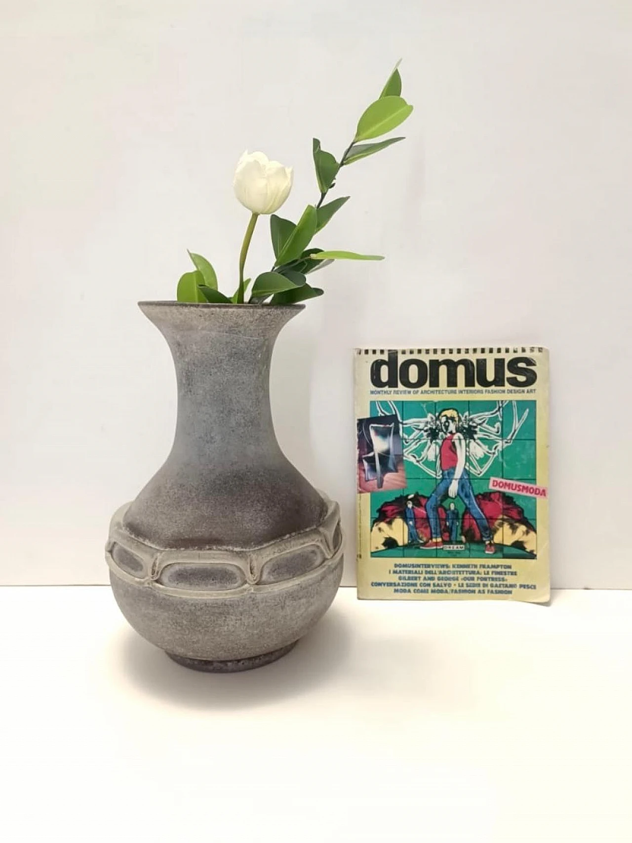 Vaso in vetro scavo di Murano modellato a mano, anni '80 2