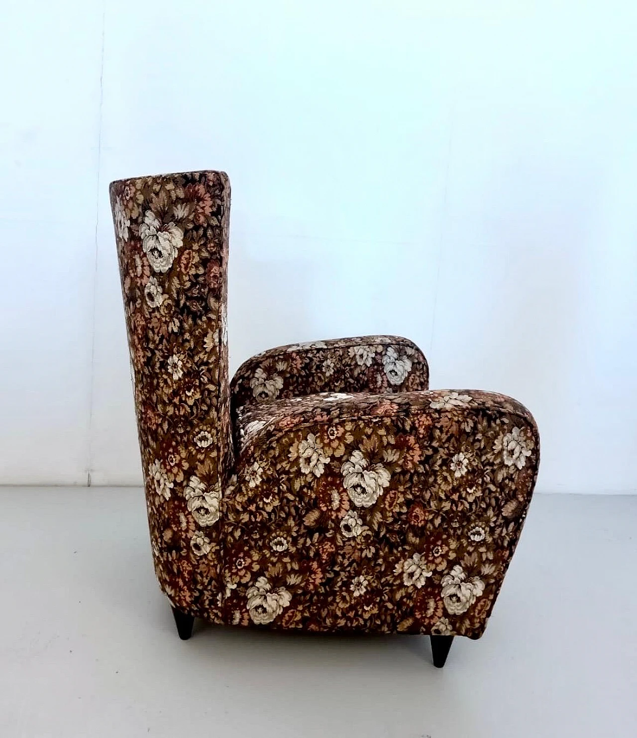 Armchair in floral fabric attributed to Paolo Buffa, 1950s 4