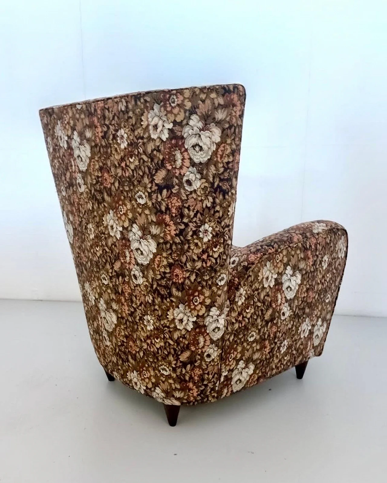 Armchair in floral fabric attributed to Paolo Buffa, 1950s 6