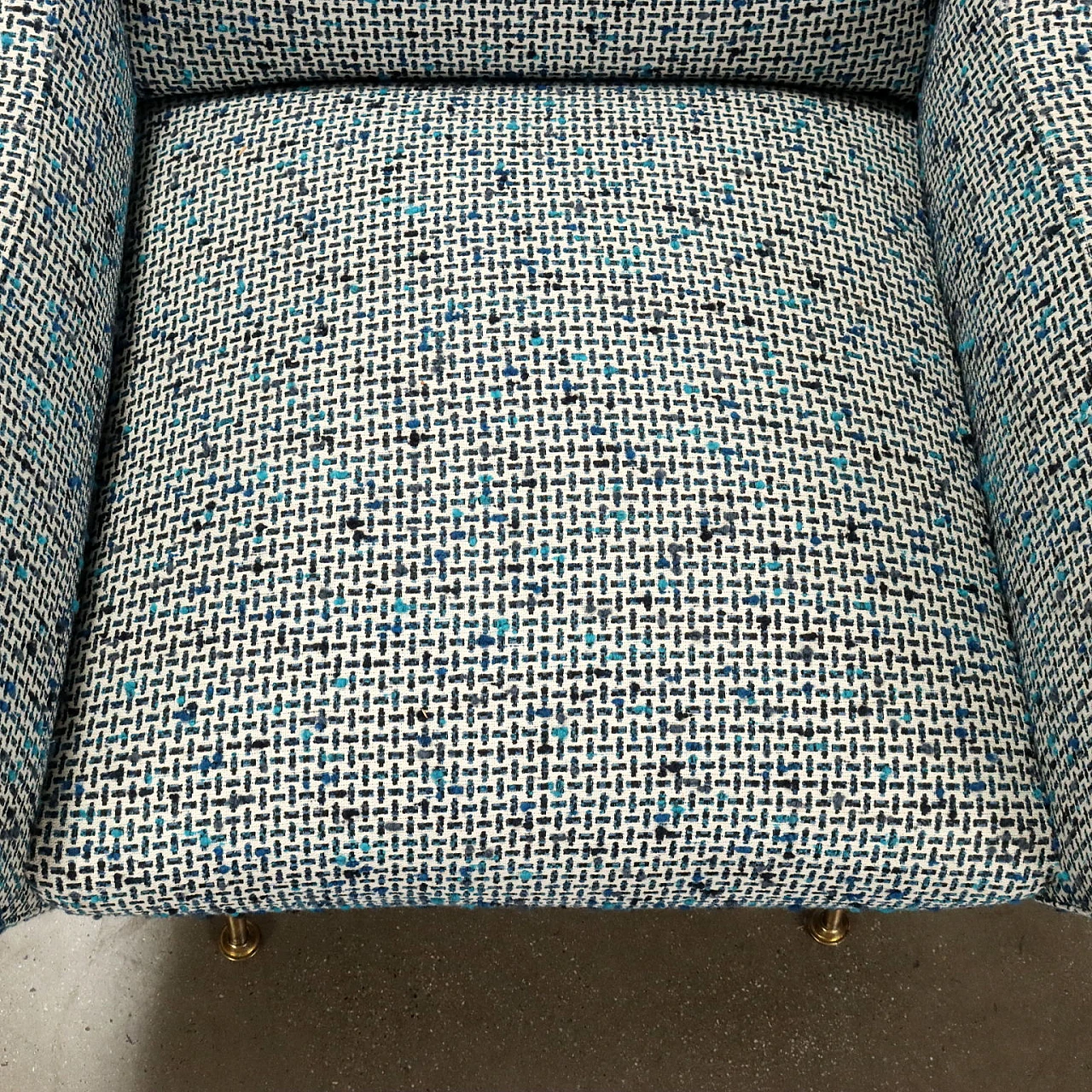 Pair of foam and bouclé armchairs with metal legs, 1950s 5