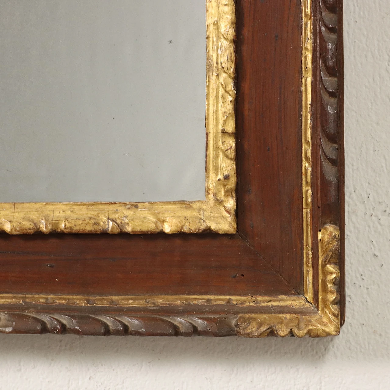Walnut-panelled fir mirror, late 18th century 6
