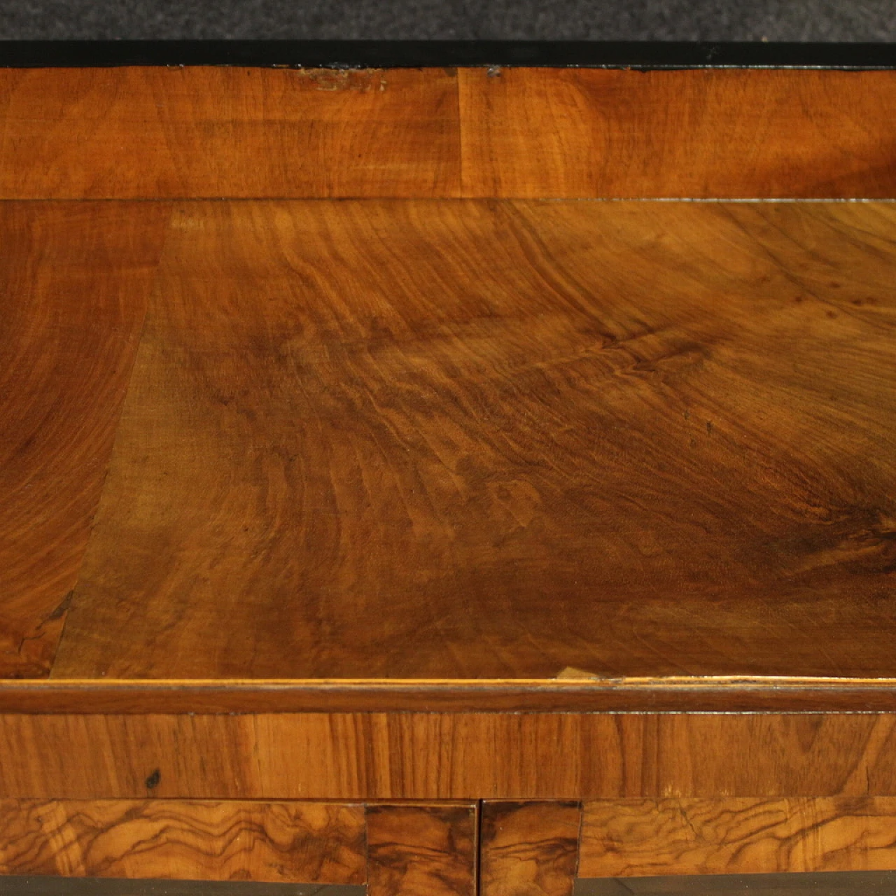 Elegant 1950s Art Deco showcase 6