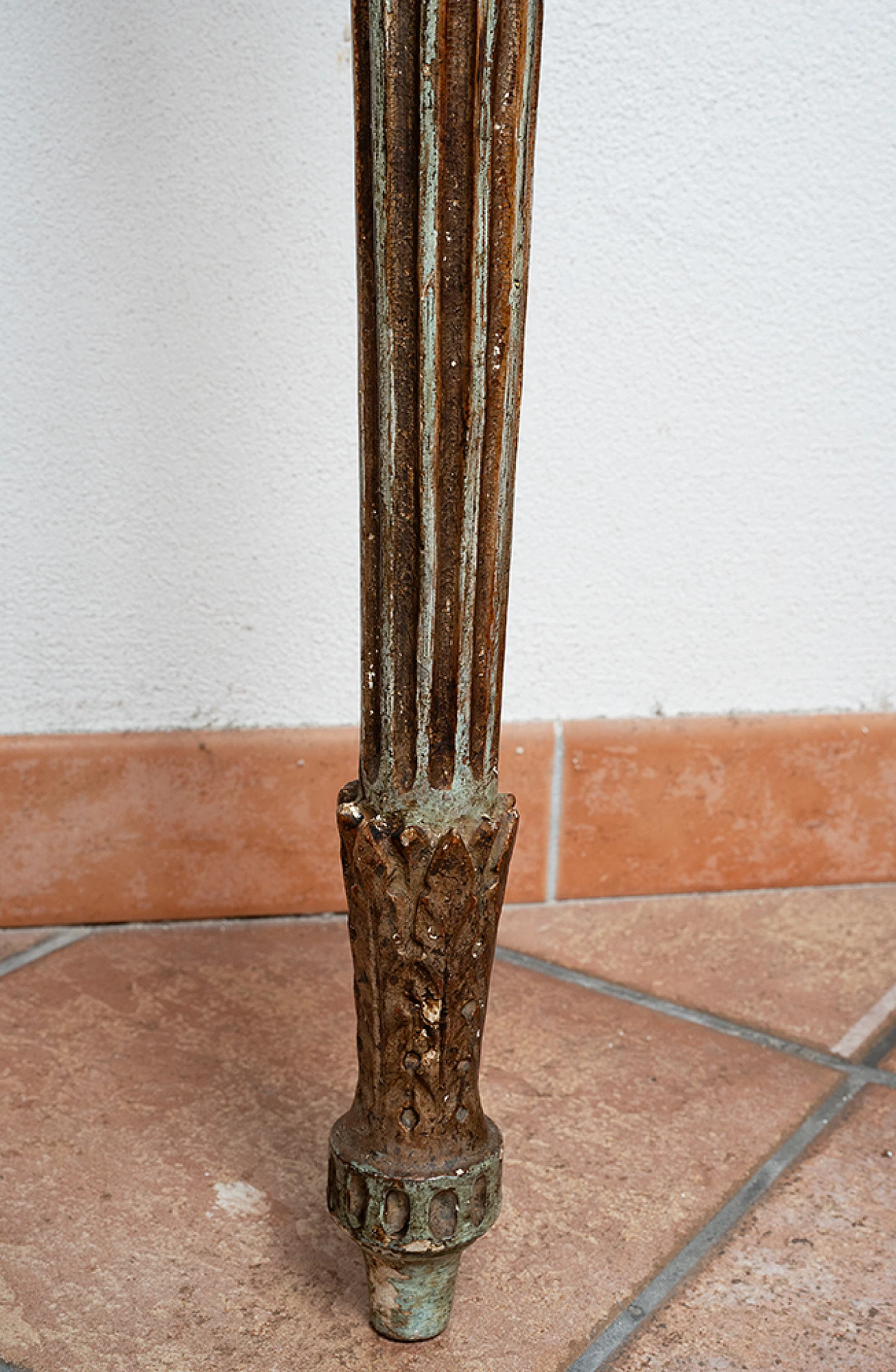 Coppia di consolline antiche demi lune in lacca verde e oro con piano 4