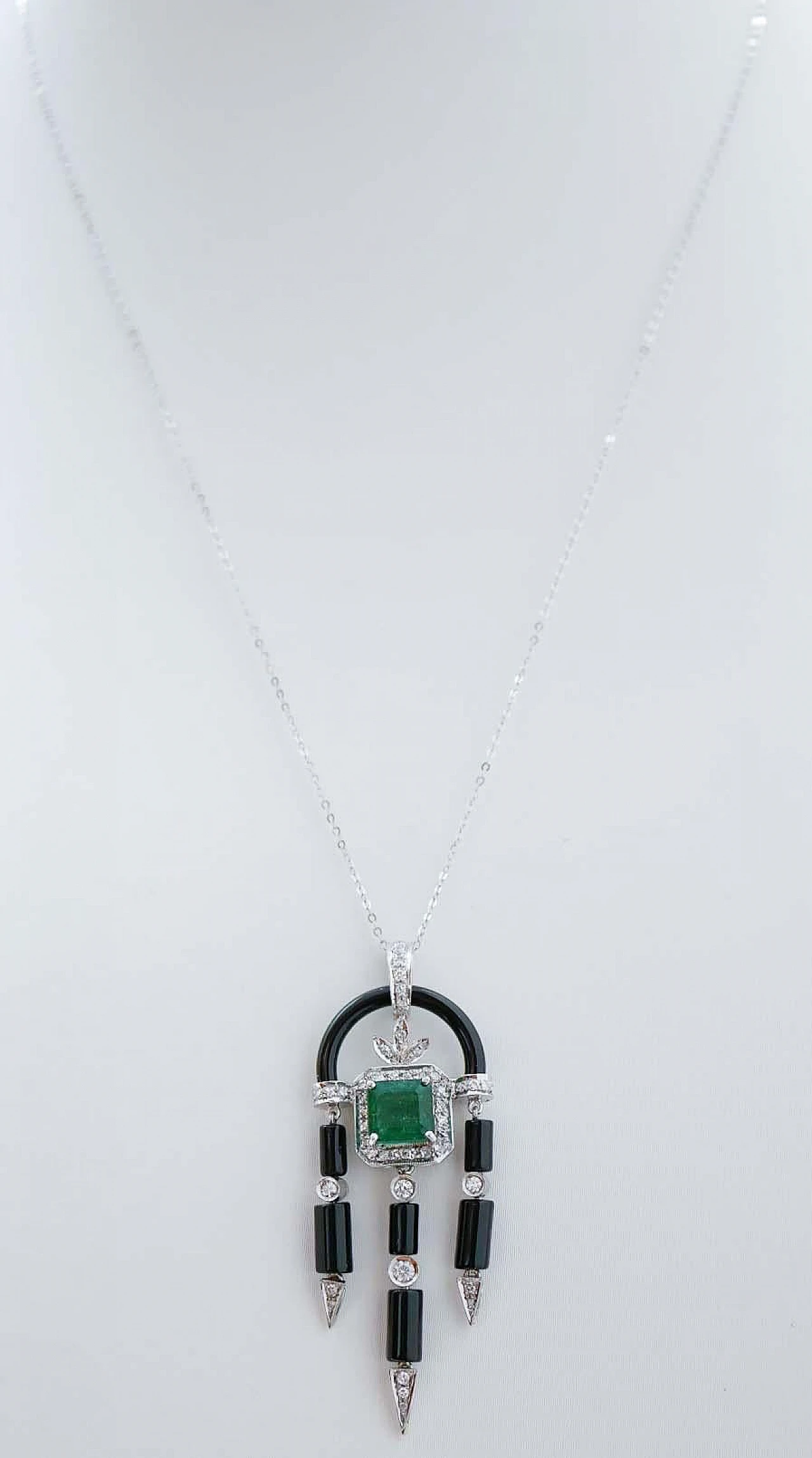 Emerald, Diamonds, Onyx, Platinum and White Gold Pendant Necklace. 2