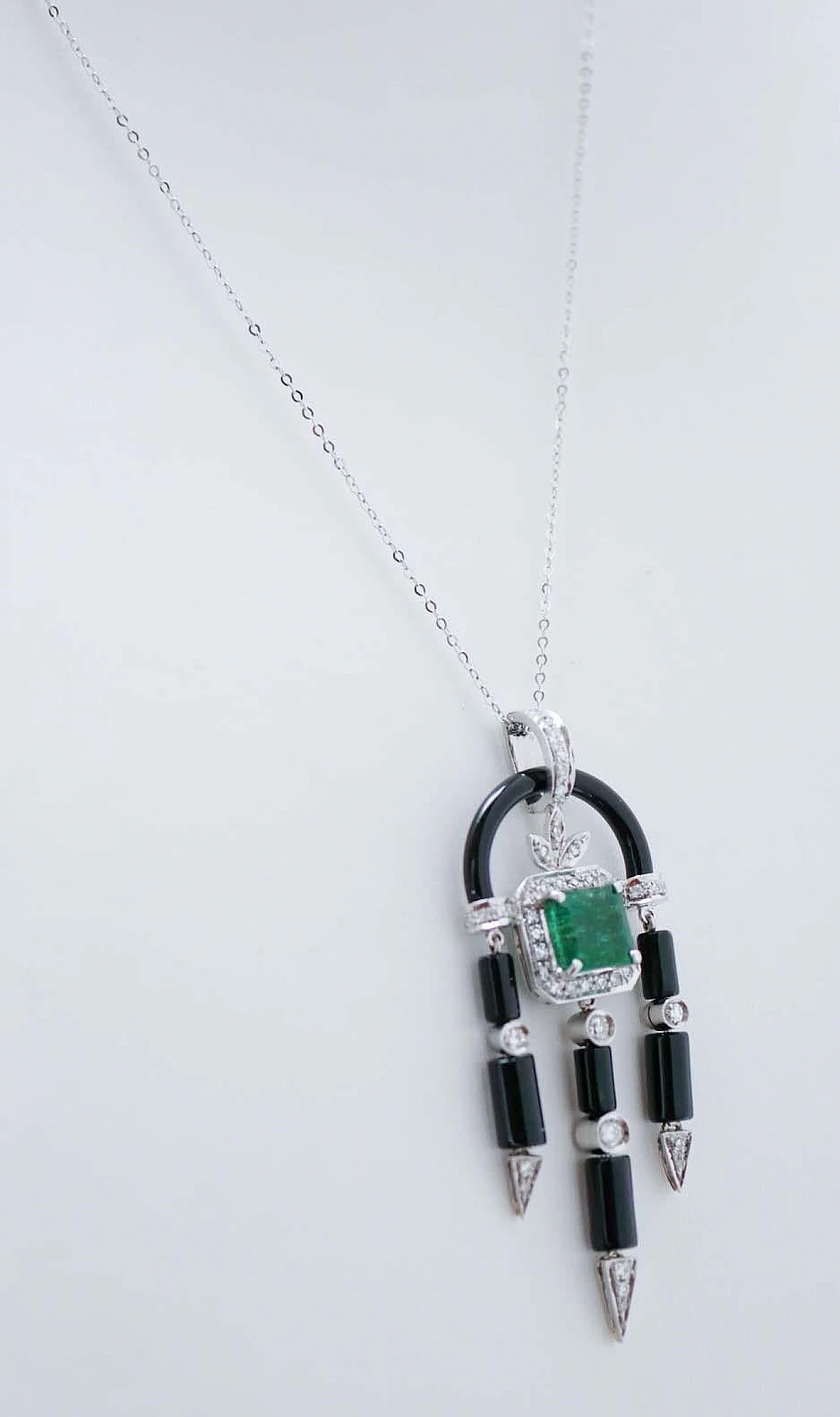 Emerald, Diamonds, Onyx, Platinum and White Gold Pendant Necklace. 3