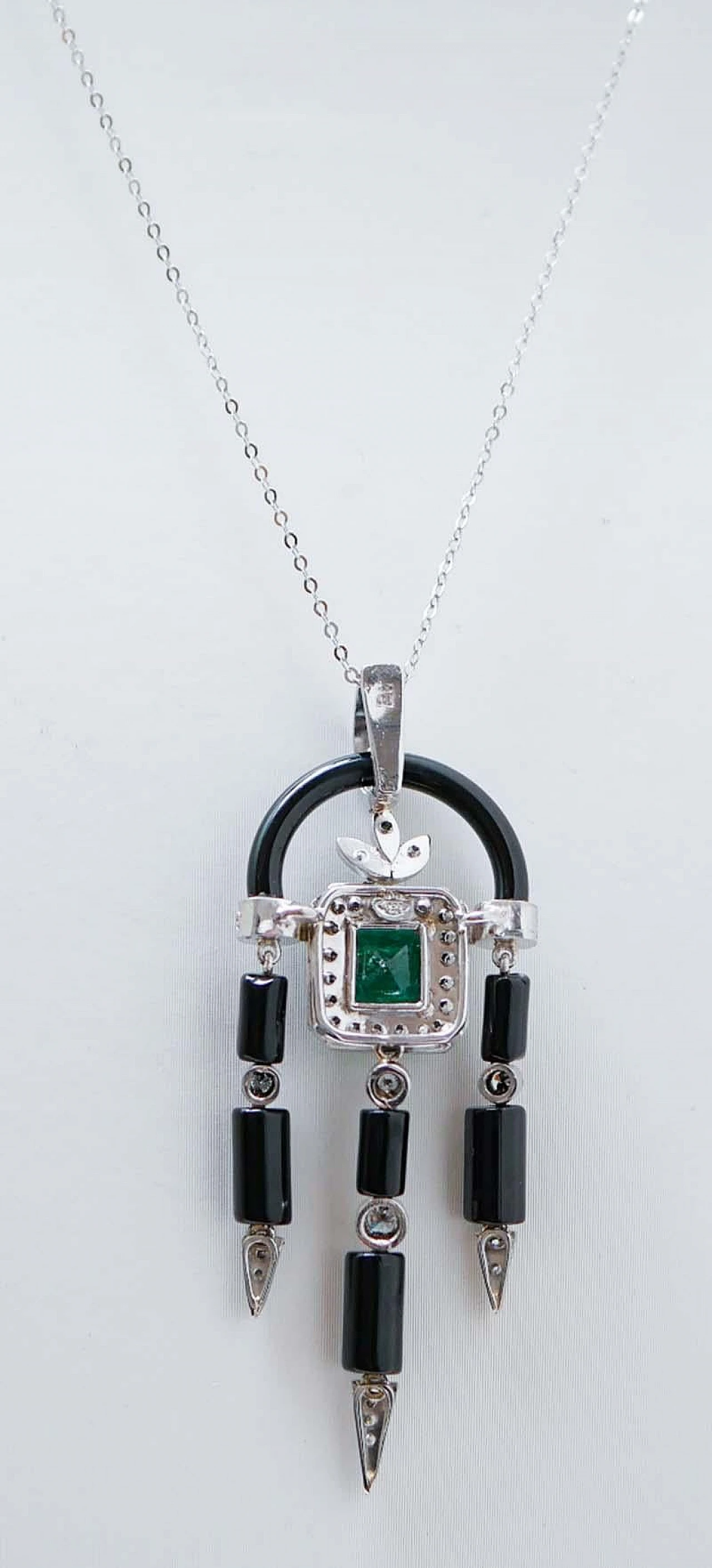 Emerald, Diamonds, Onyx, Platinum and White Gold Pendant Necklace. 4