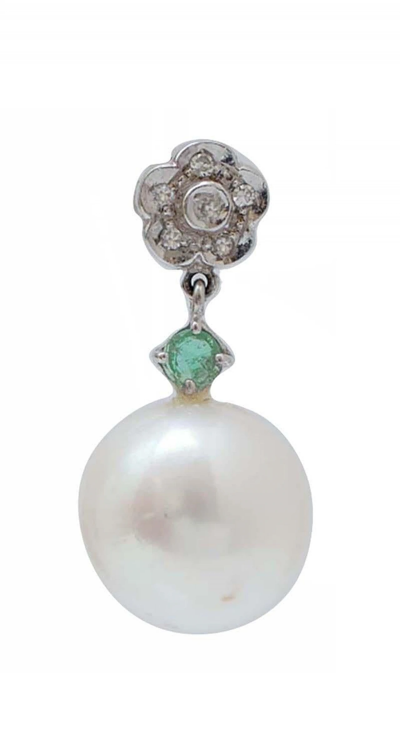 Orecchini con perle bianche, smeraldi, diamanti e platino, anni 2000 2