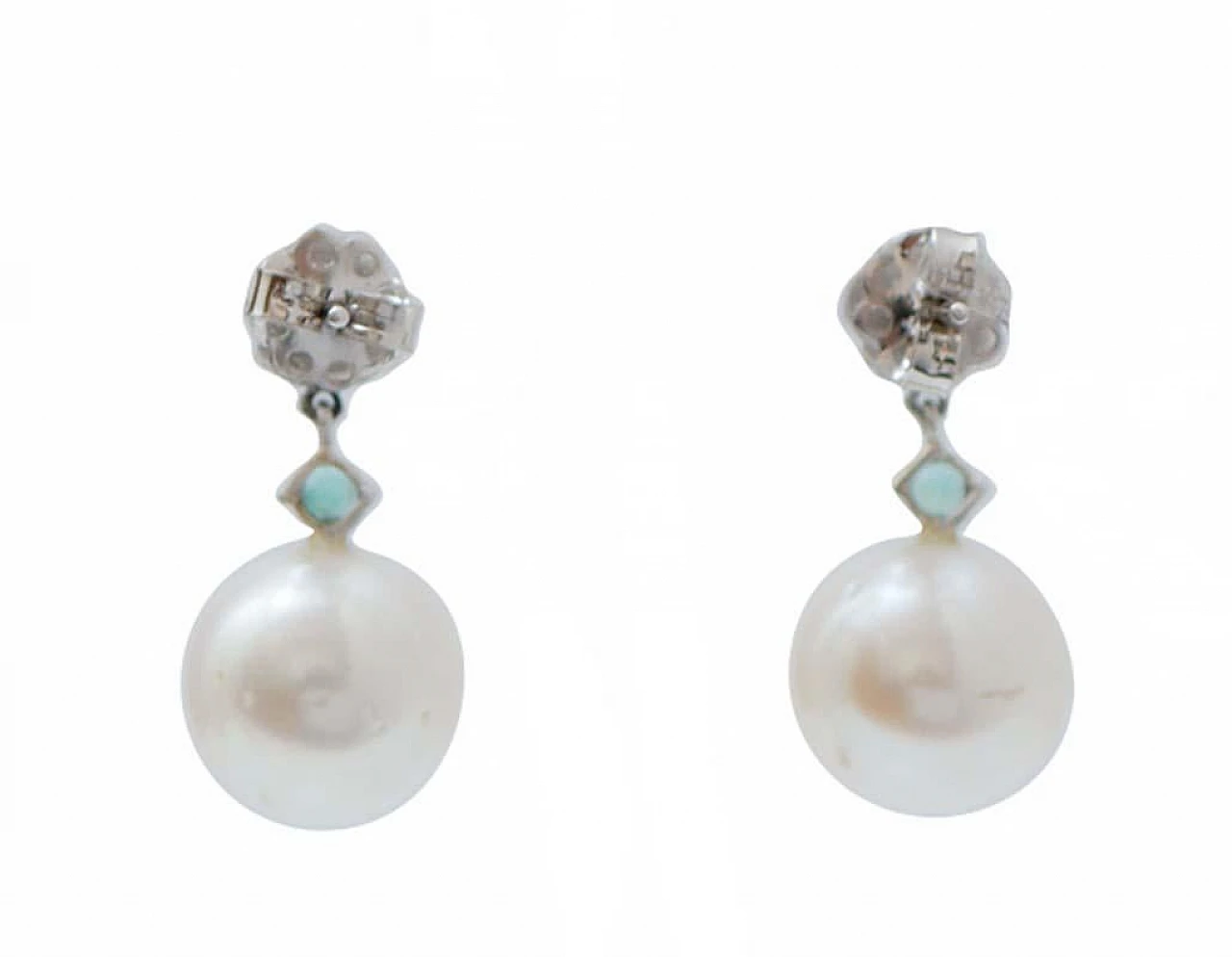 Orecchini con perle bianche, smeraldi, diamanti e platino, anni 2000 3