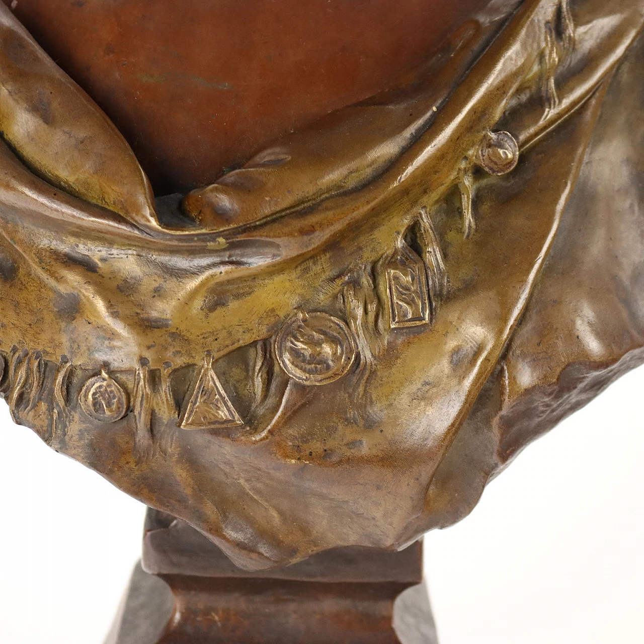 Bronze bust depicting The Sibyl by Emmanuel Villanis 4