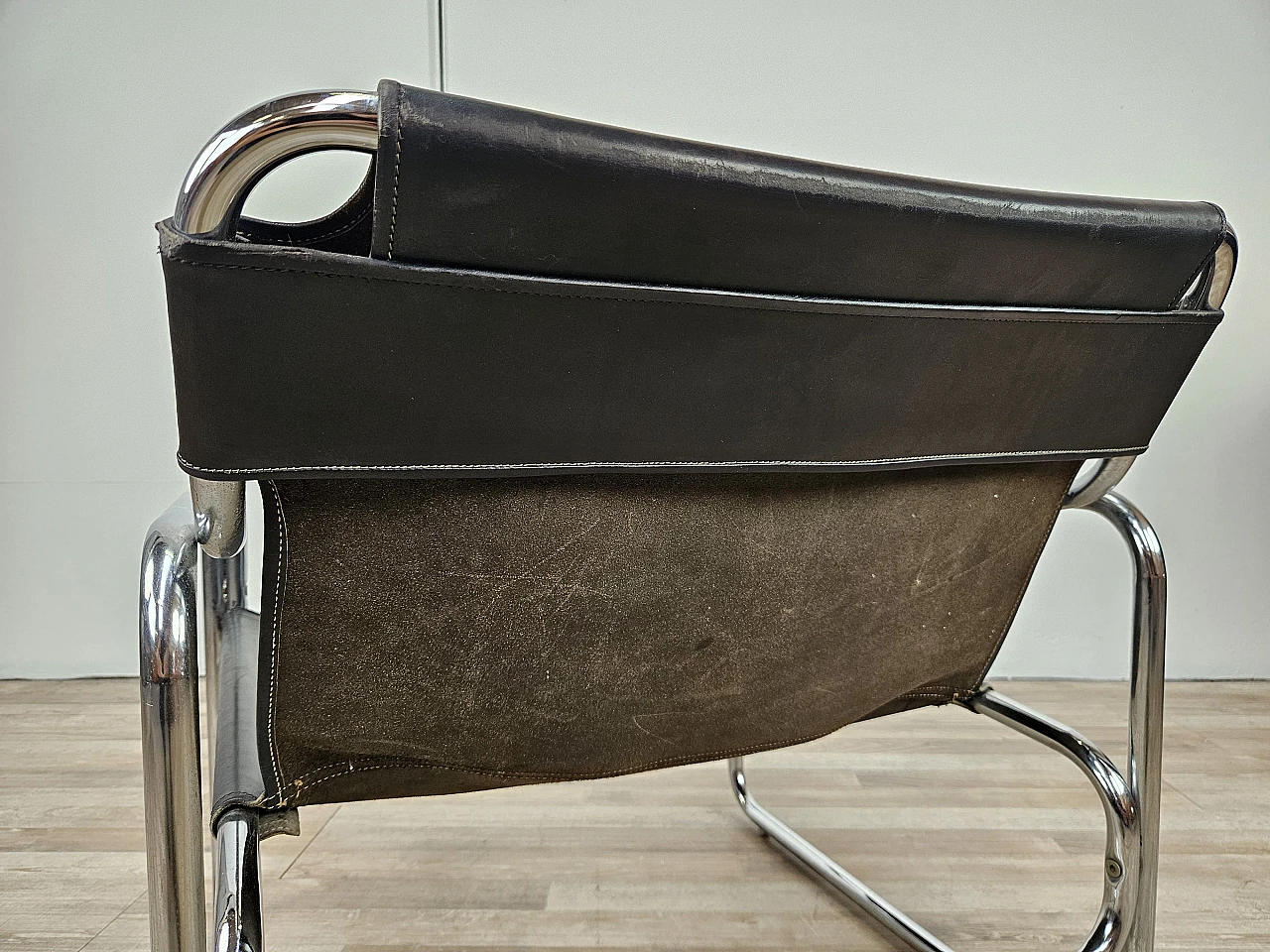 Attico armchair by Antonello Mosca in black leather and tubular steel 19
