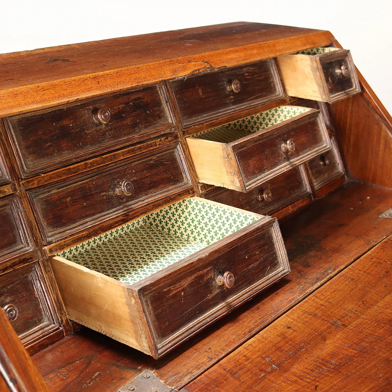 Scrittoio Barocchetto con ribalta e gambe mosse, '700 5