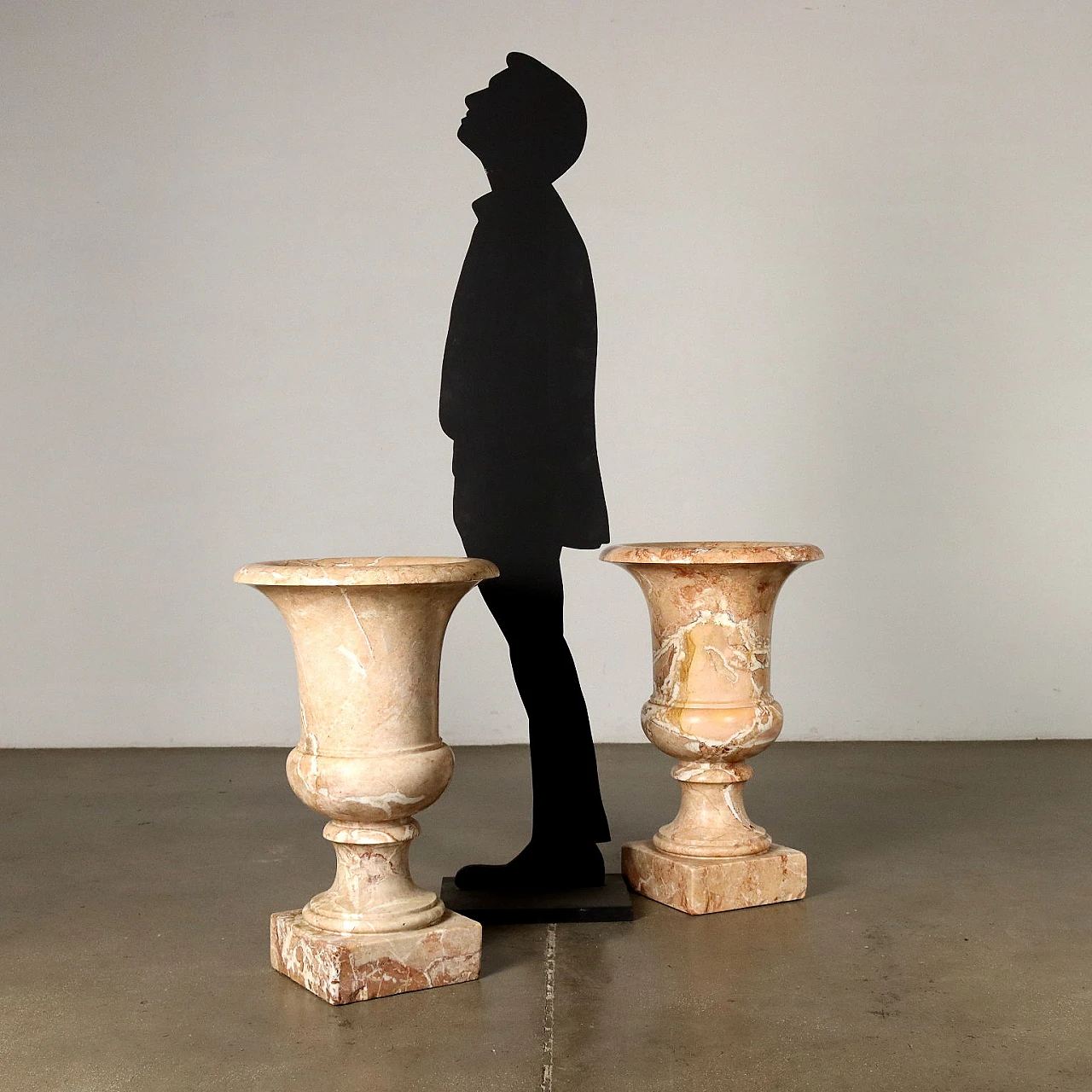 Pair of marble vases, early 20th century 2