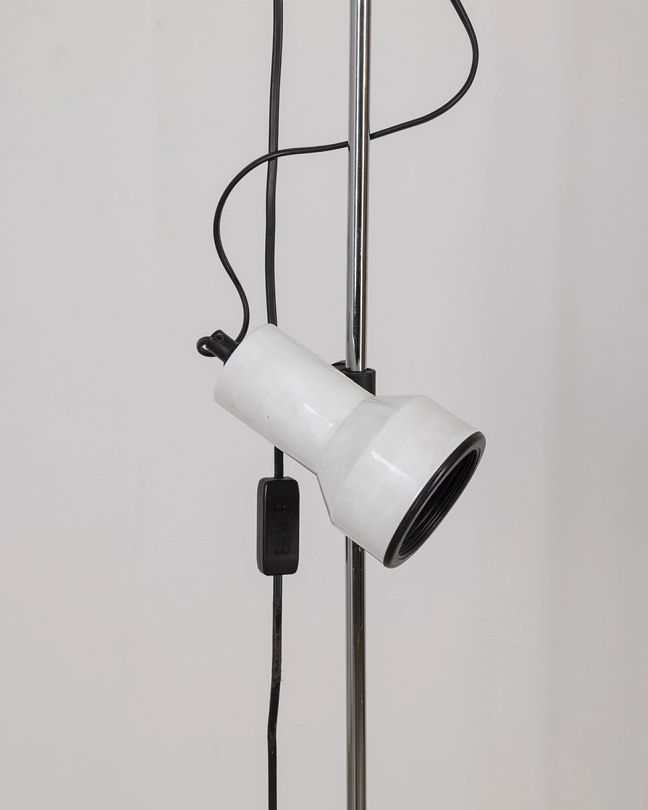 Vintage Italian Floor Lamp in White Metal, 1970s 2