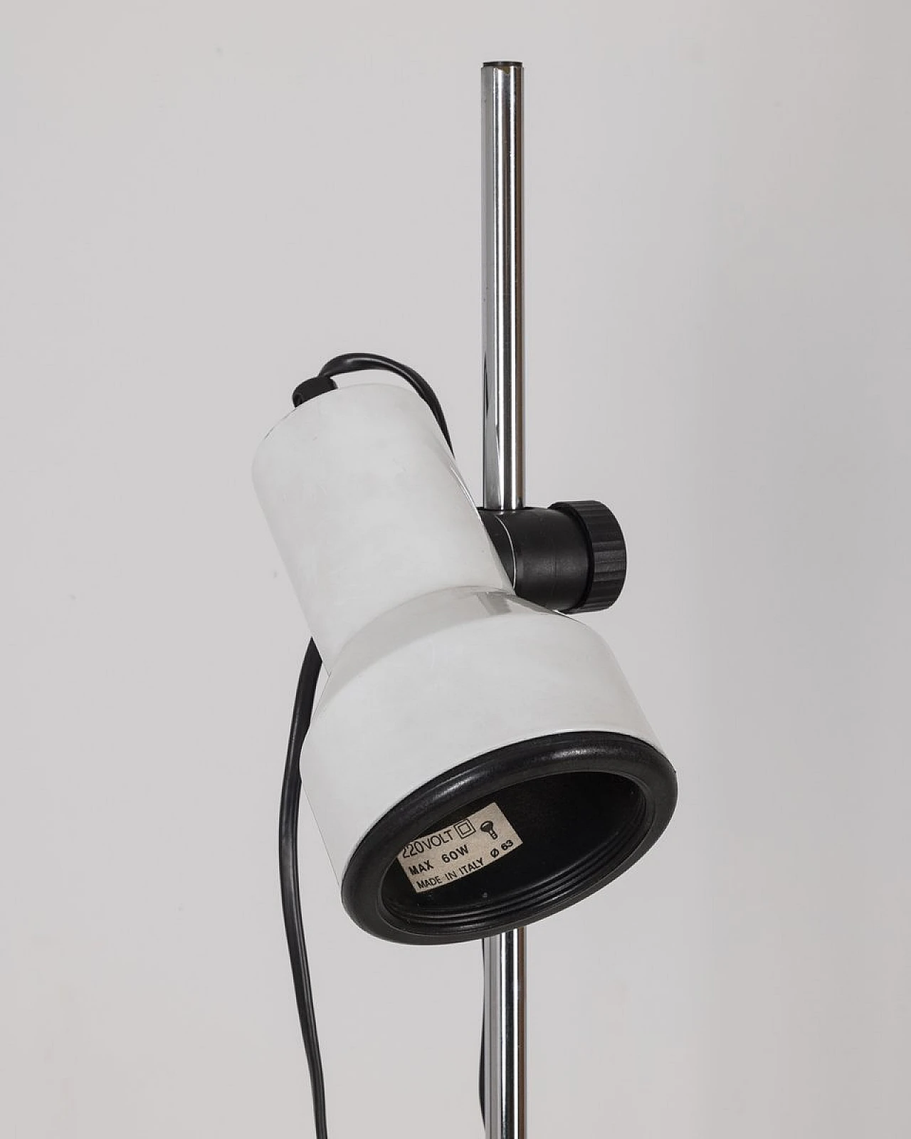 Vintage Italian Floor Lamp in White Metal, 1970s 3