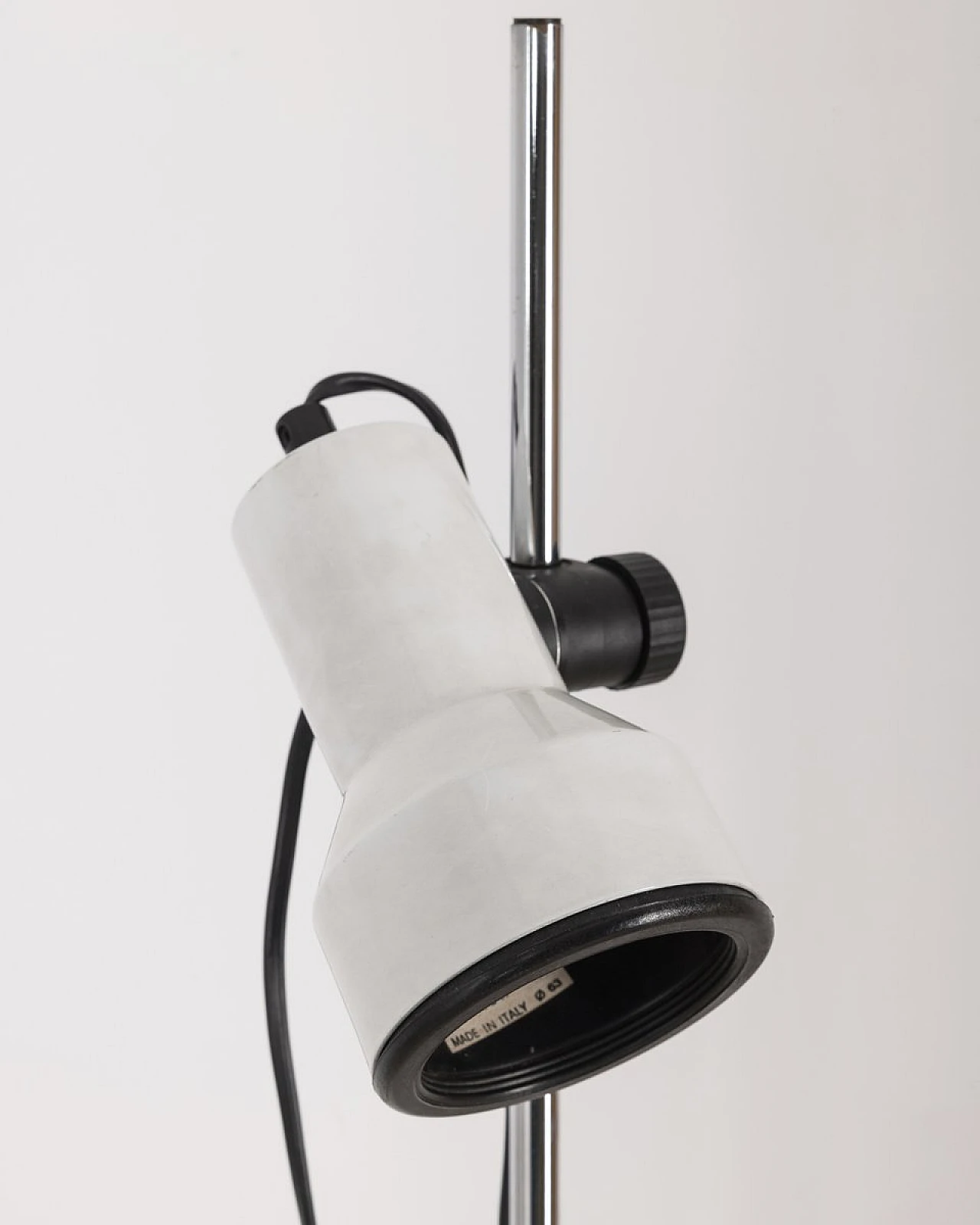 Vintage Italian Floor Lamp in White Metal, 1970s 6