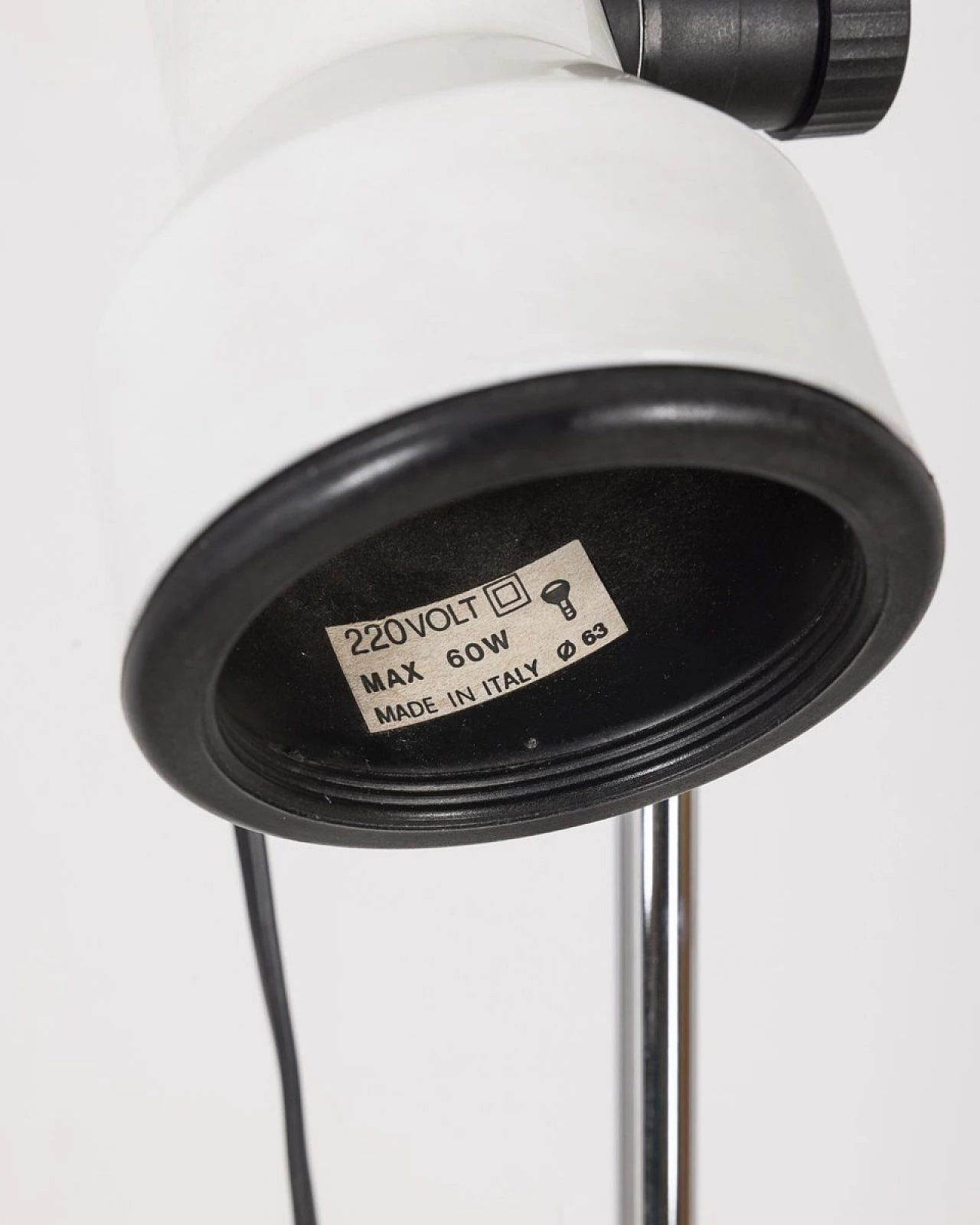 Vintage Italian Floor Lamp in White Metal, 1970s 7