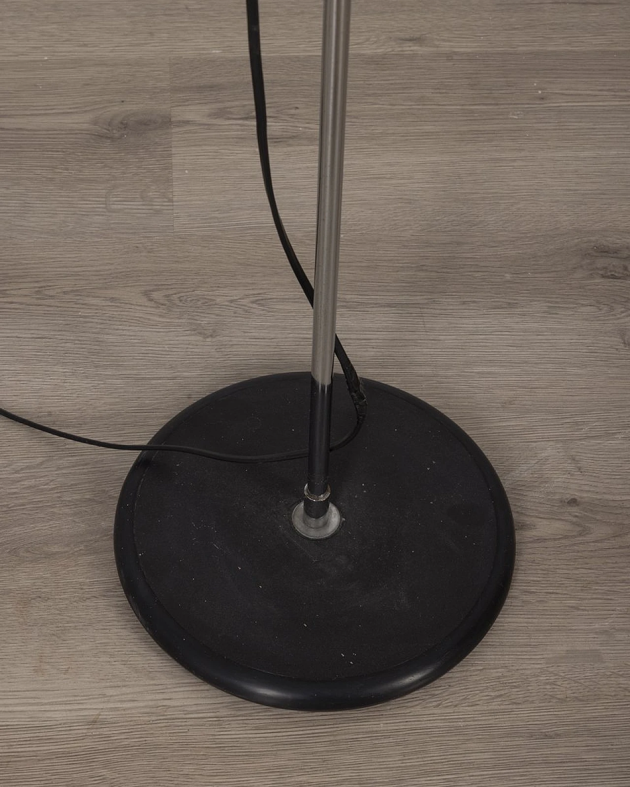 Vintage Italian Floor Lamp in White Metal, 1970s 8