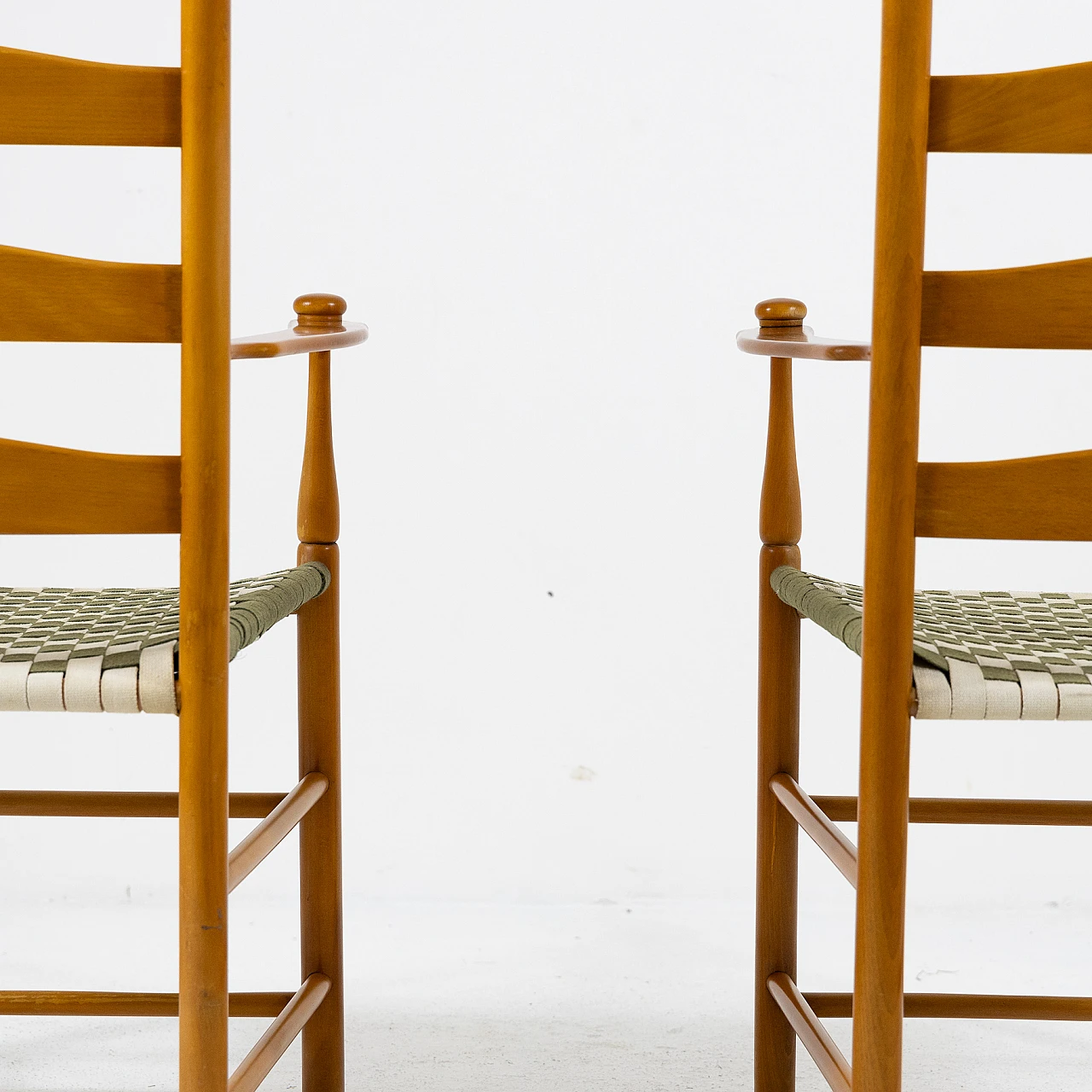 Coppia di poltrone della serie Shakers, per De Padova 17