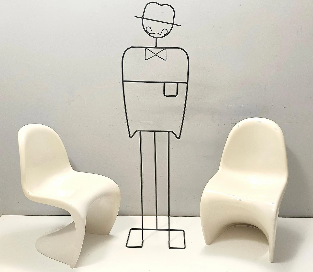 Pair of ivory plastic side chairs in the style of Verner Panton, 1990s 2