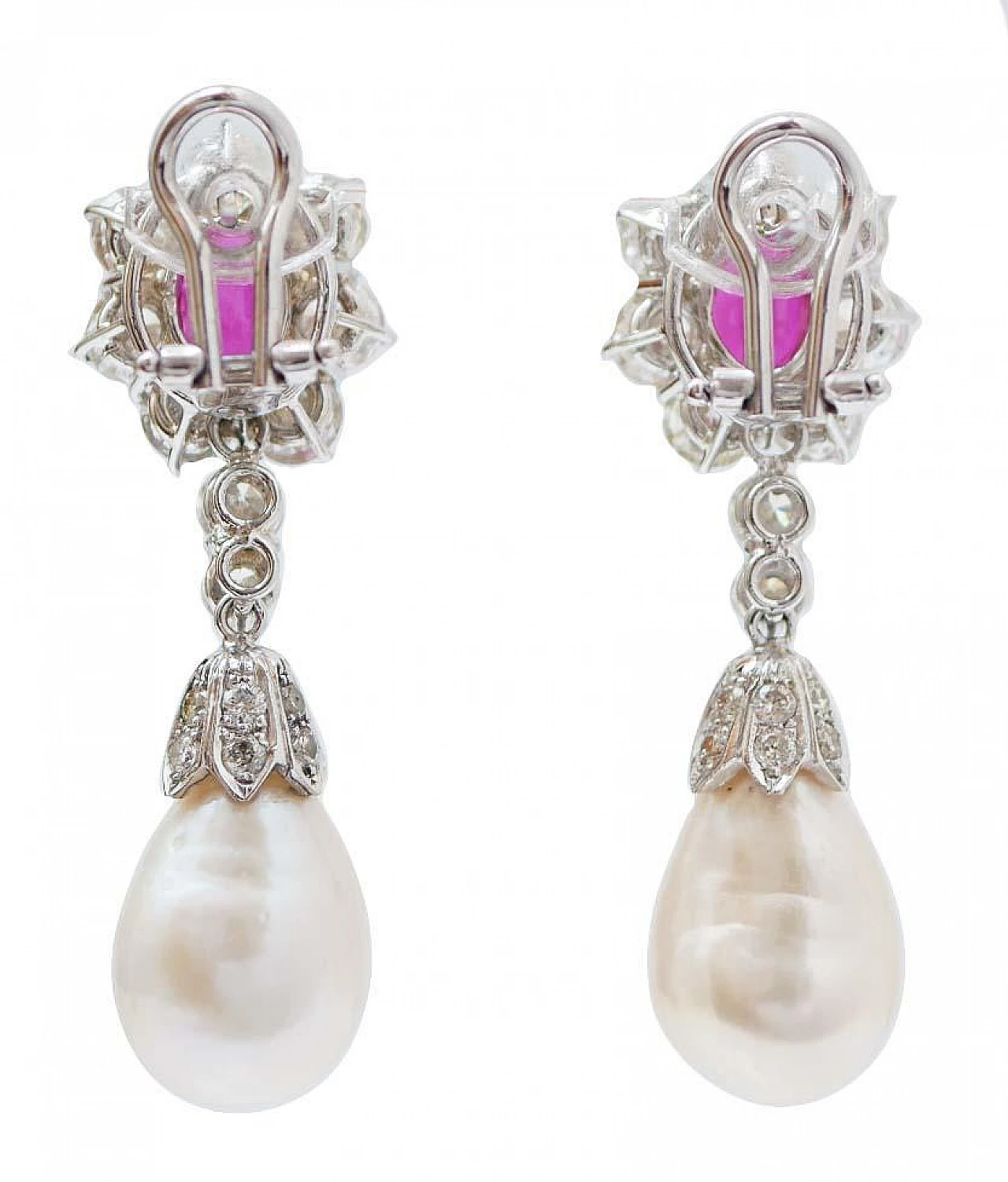 Orecchini con diamanti, rubini, perle, platino e oro, anni '70 3