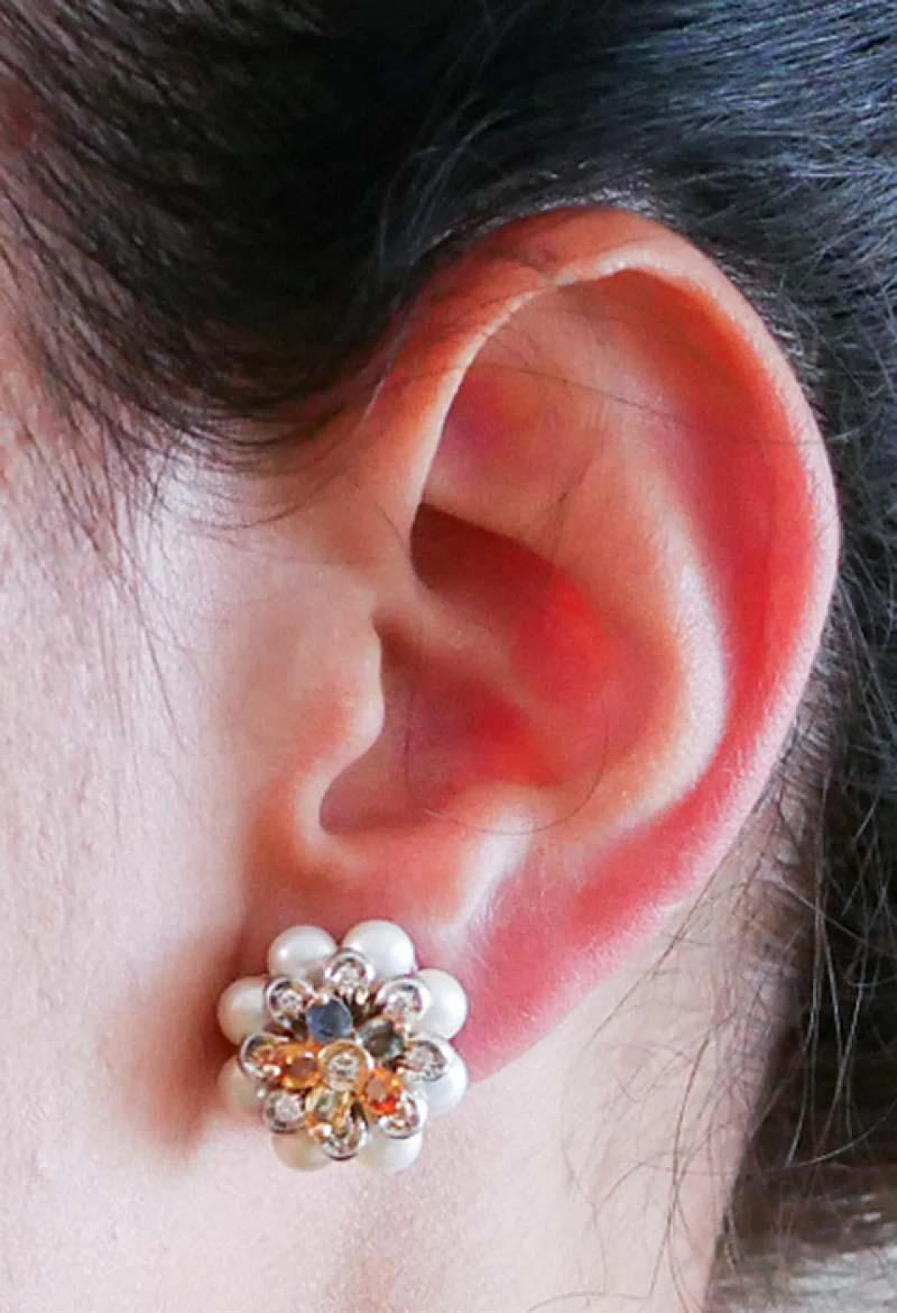 Orecchini a fiore in oro con zaffiri, diamanti e perle, anni '80 5