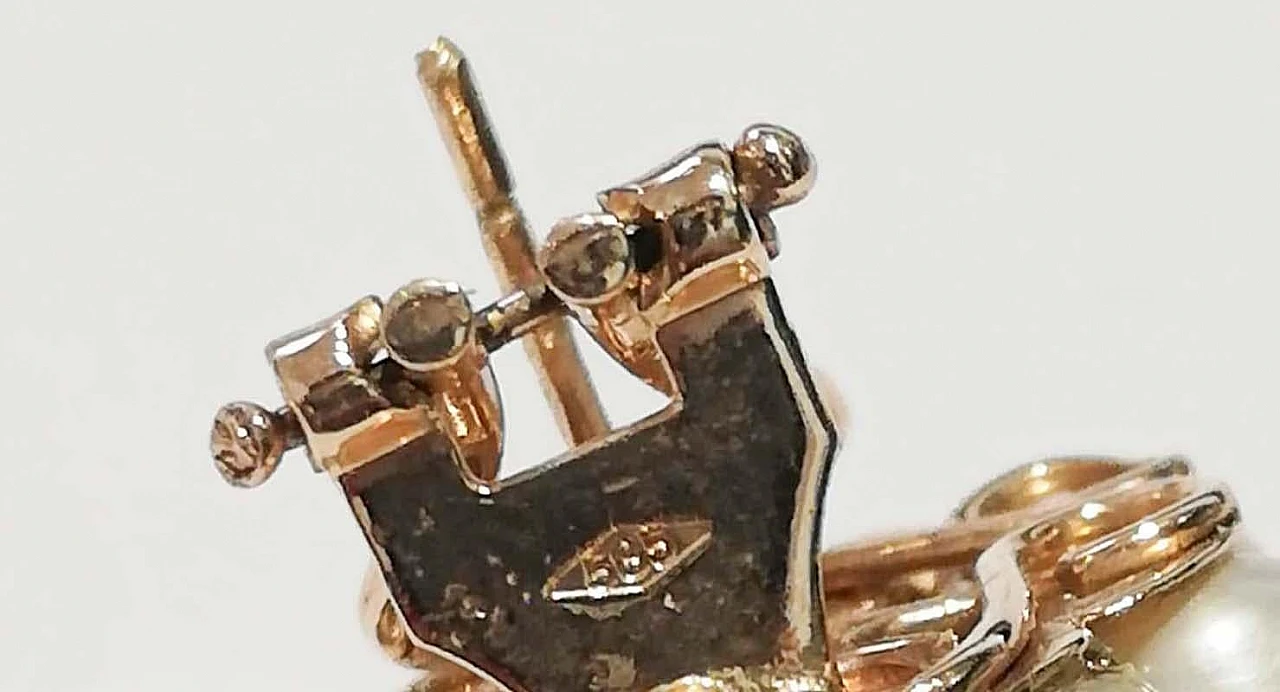 Orecchini a fiore in oro con zaffiri, diamanti e perle, anni '80 6