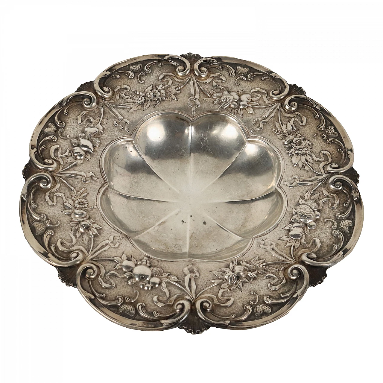 Alzata in argento con quattro piedini a volute fogliacee, fine '800 1