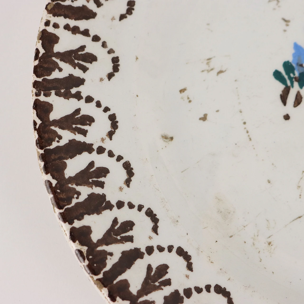 Piatto in ceramica di Mondovì, fine '800 5