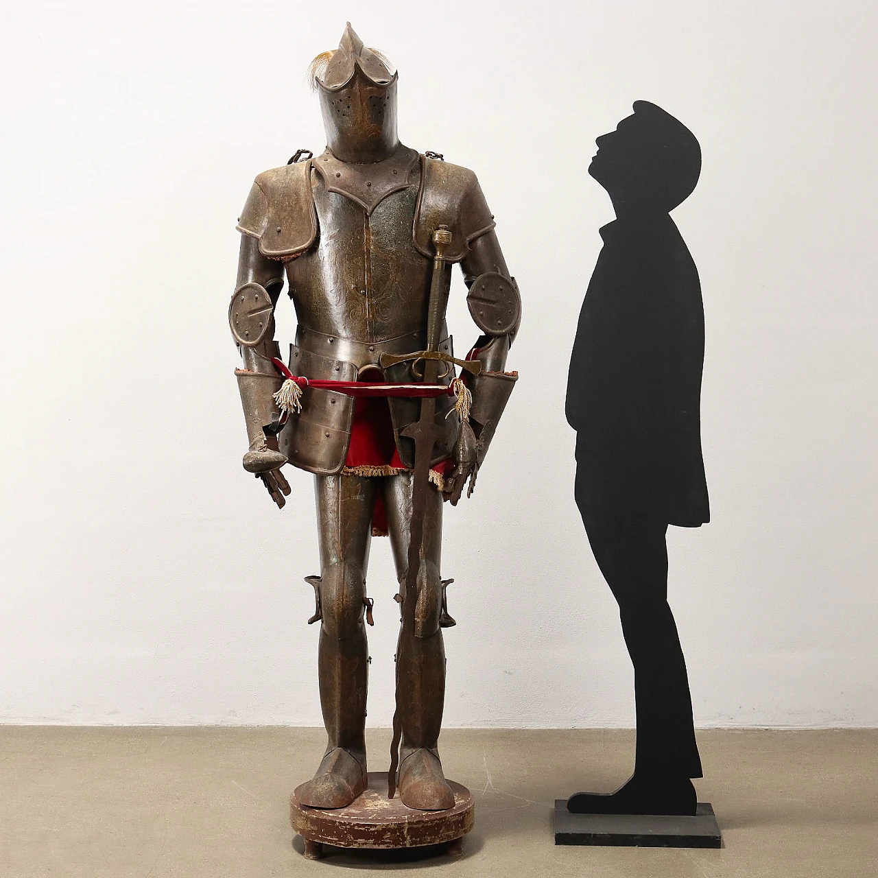 Engraved metal parade armor 2