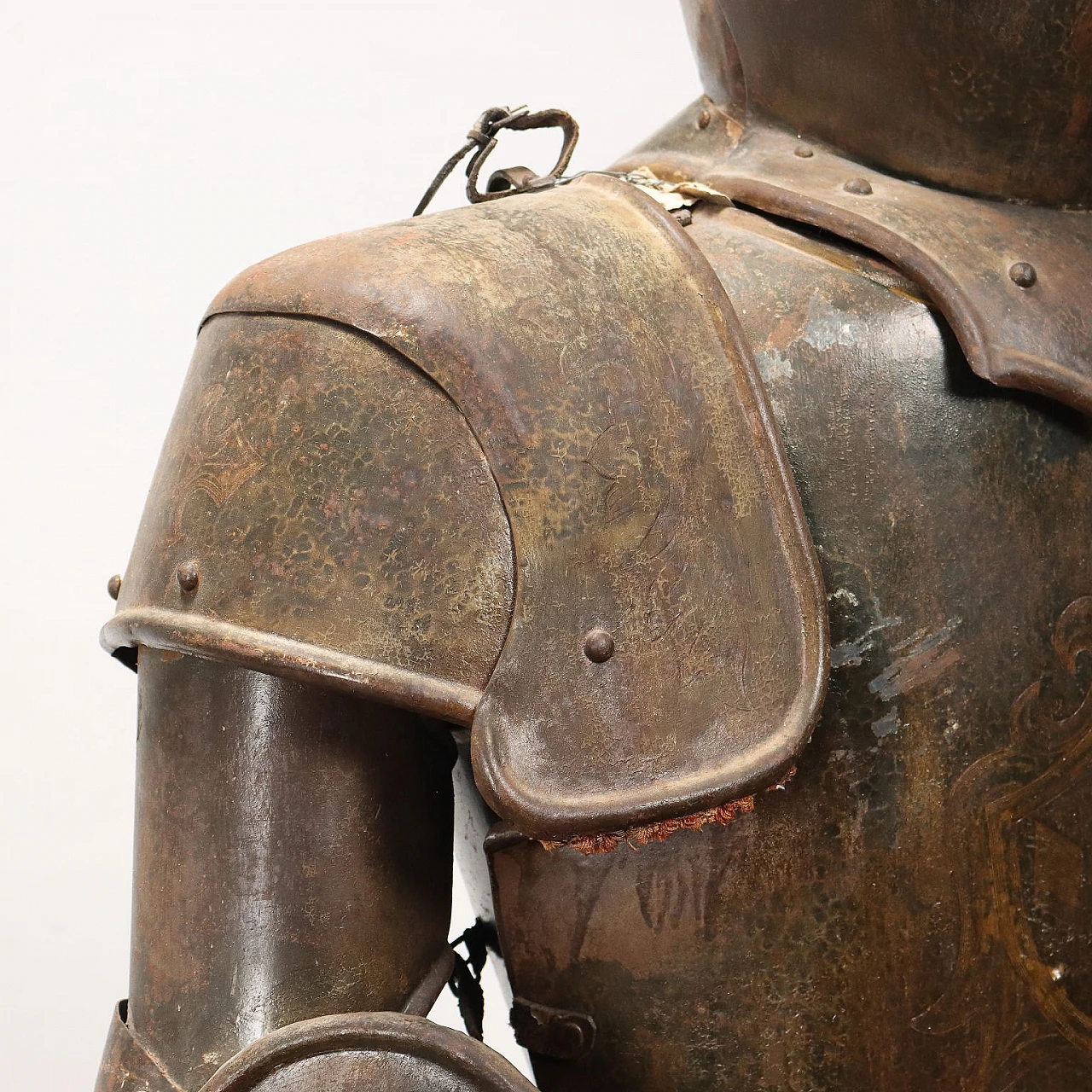 Engraved metal parade armor 4