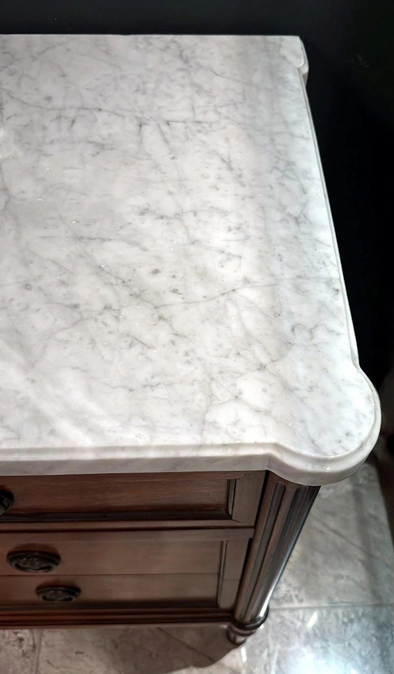 Cassettiera in legno Luigi XVI con piano in marmo, primo '900 13