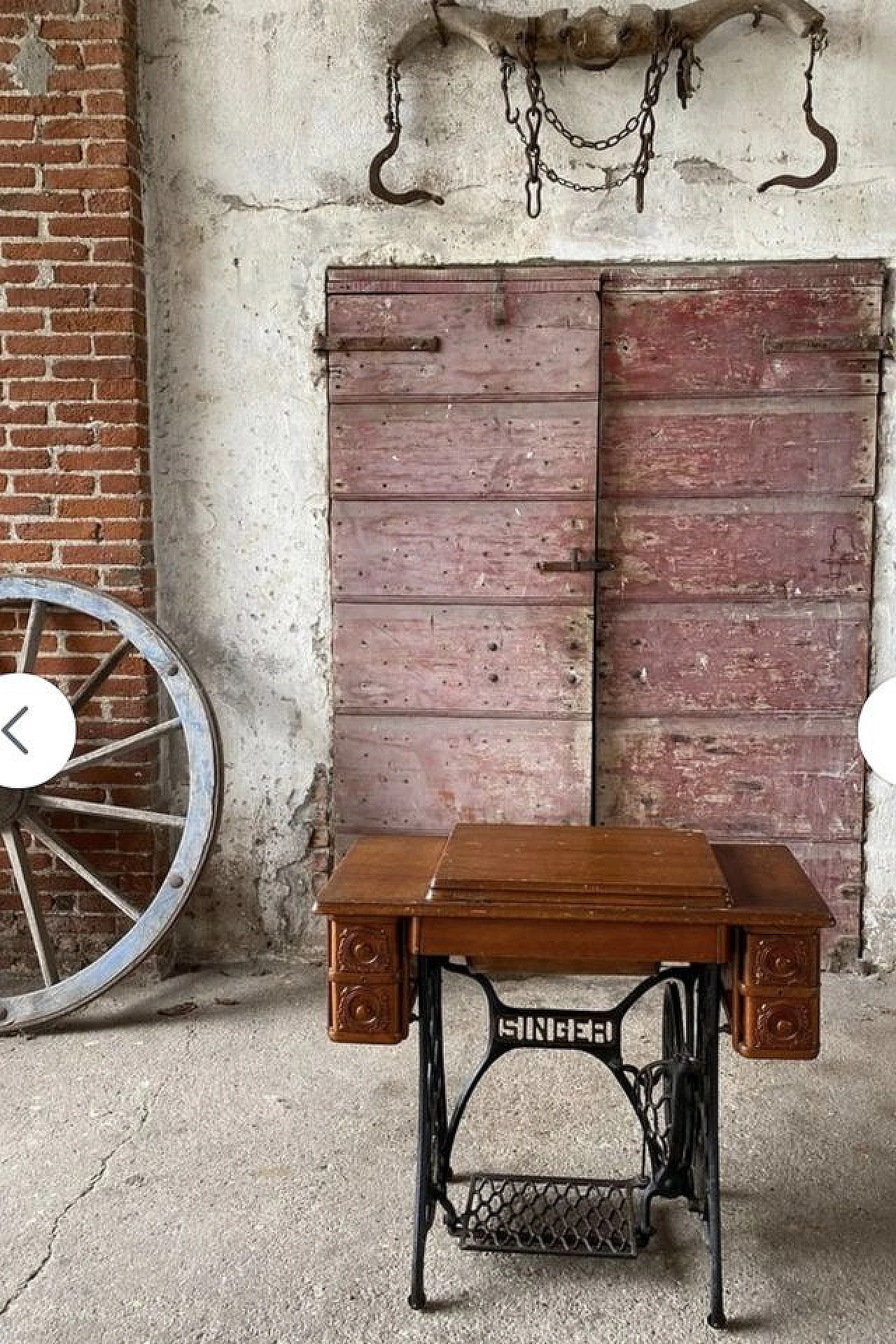 Singer sewing machine, 1960s 1
