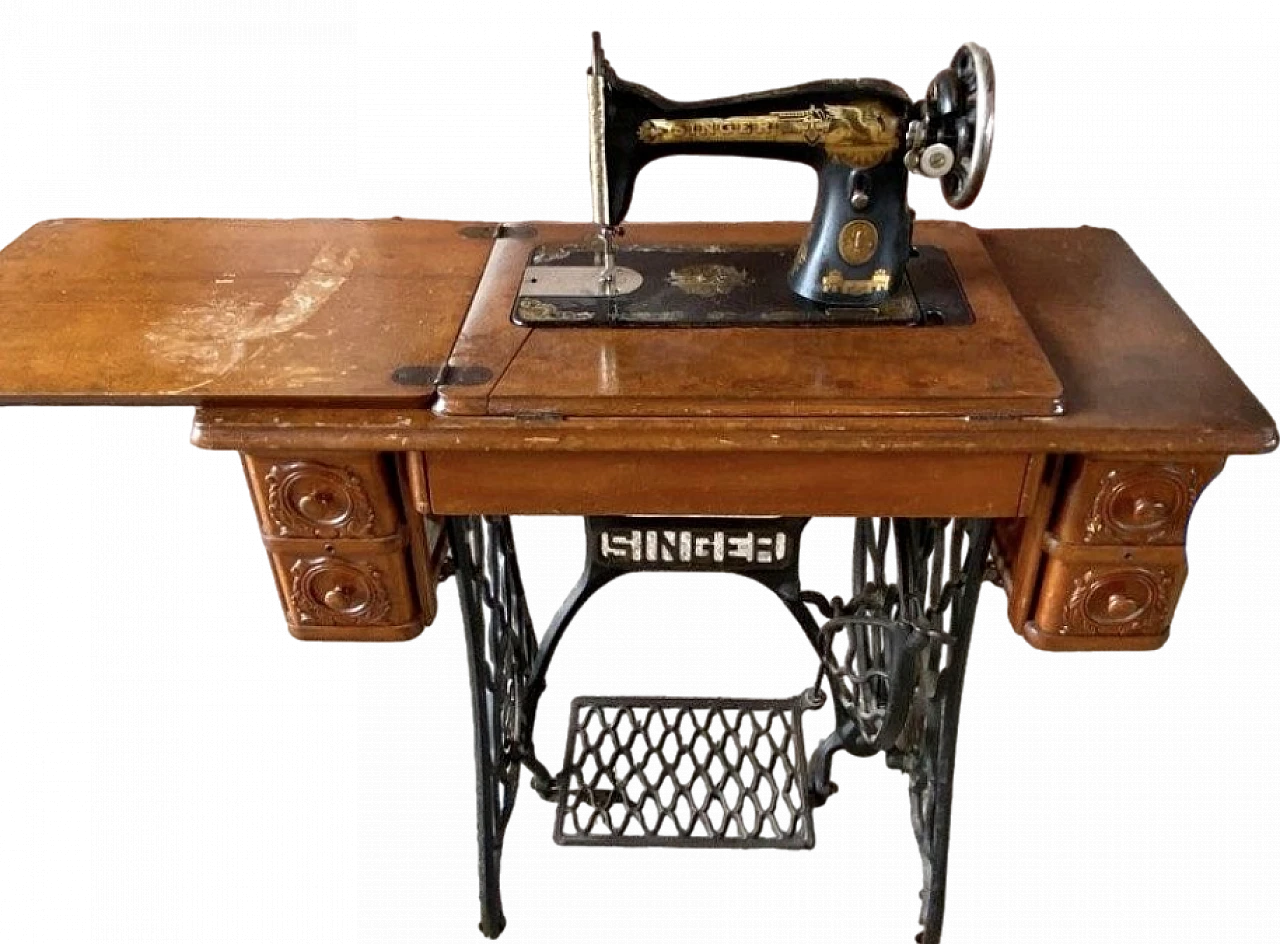 Singer sewing machine, 1960s 10
