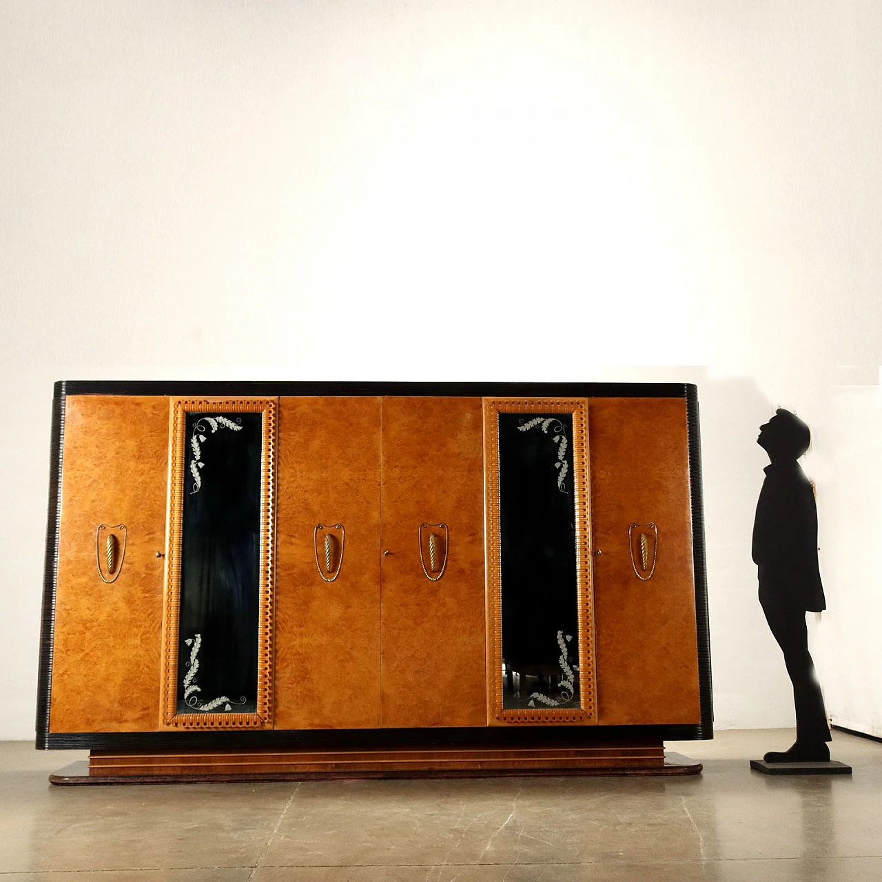 Wardrobe veneered in briarwood with brass handles, 1930s 2