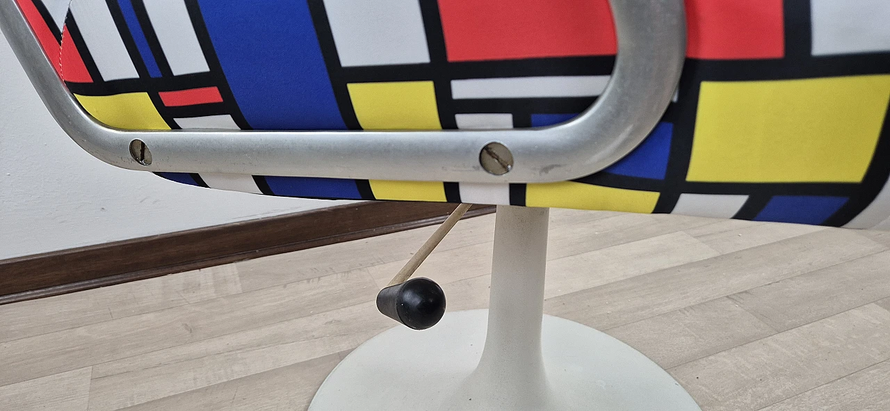 Vintage swivel armchair, 1976 11