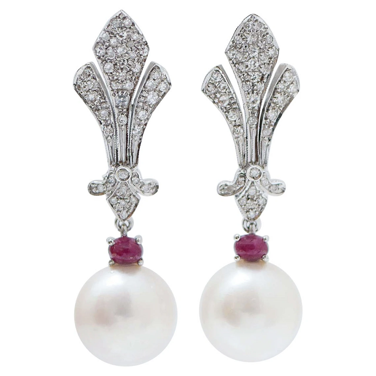 Orecchini in oro con perle bianche, rubini, e diamanti, anni '70 1