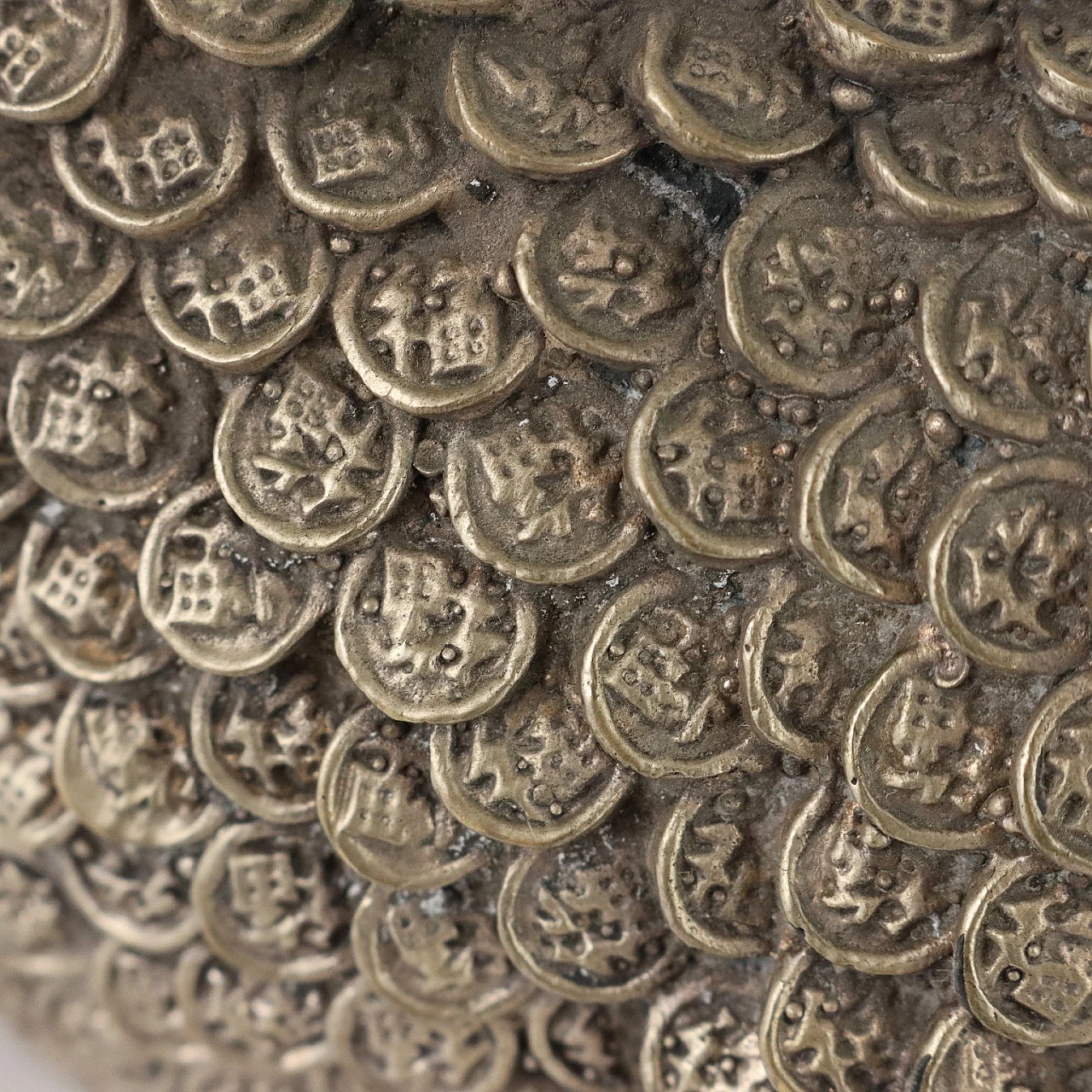 Coppia di sculture cinesi di arieti in metallo 8