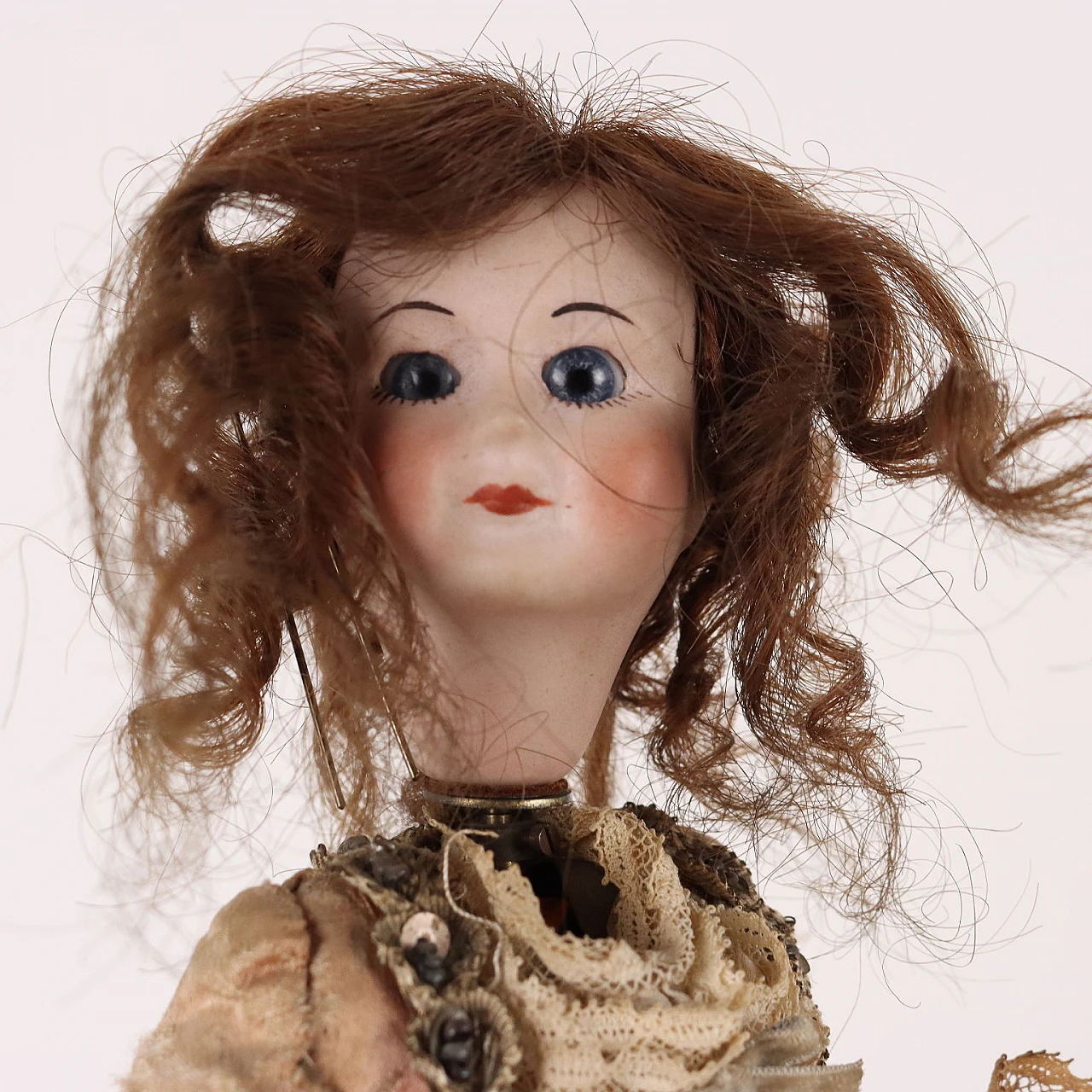 Automa di donna con chitarra in legno, bronzo, porcellana e tessuto, '800 3